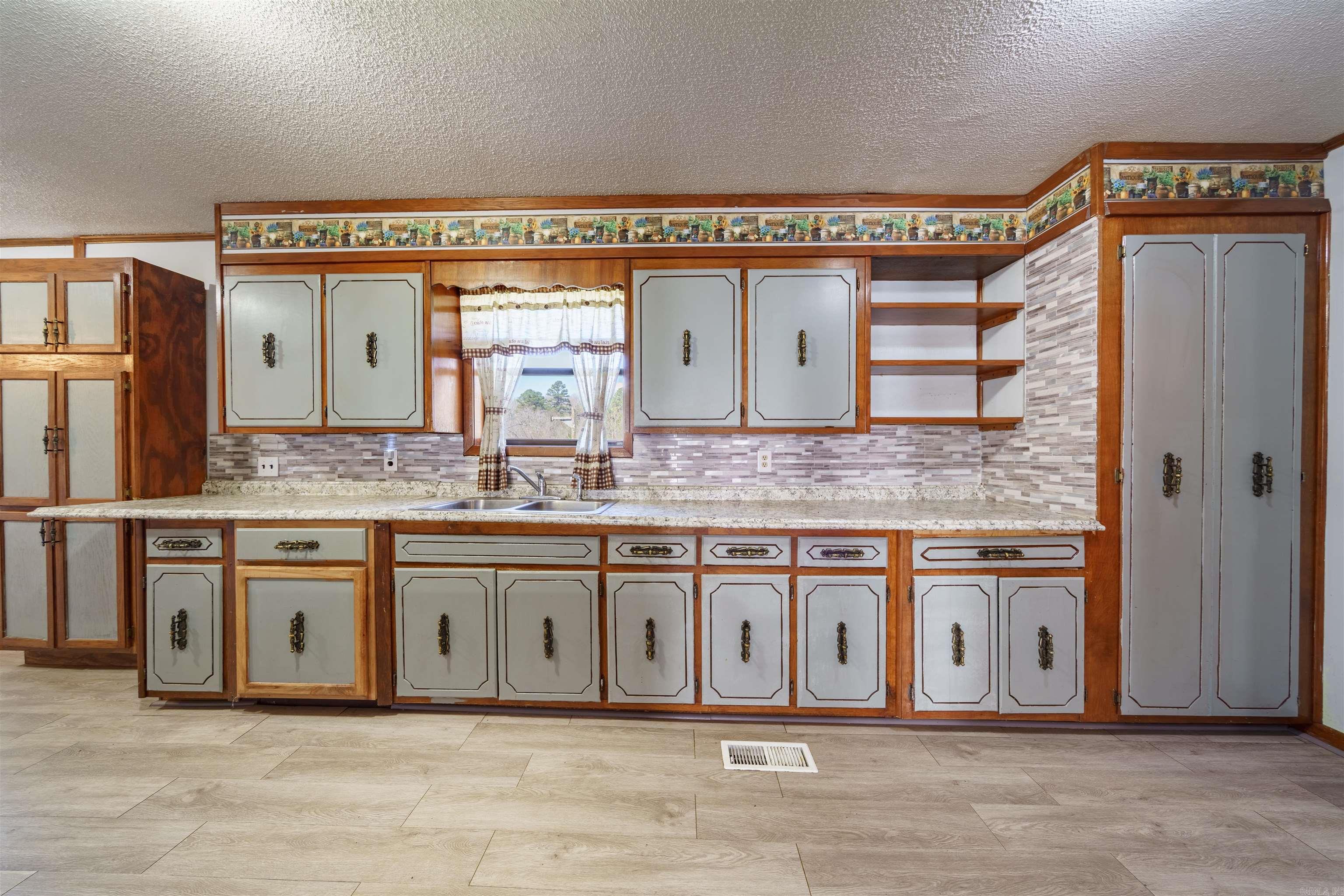 651 Golden  Cave City, AR