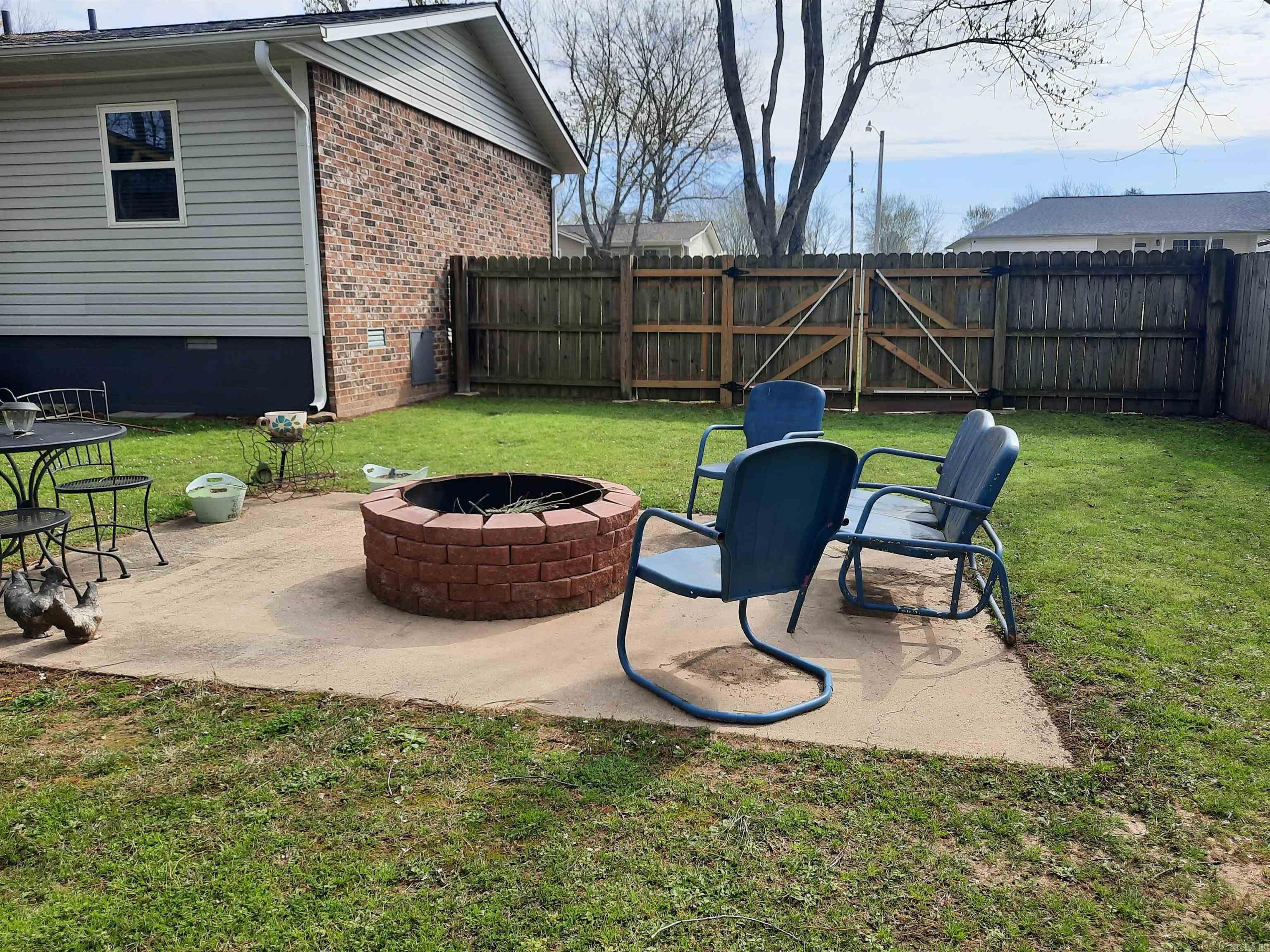 305 Stone  Mountain View, AR