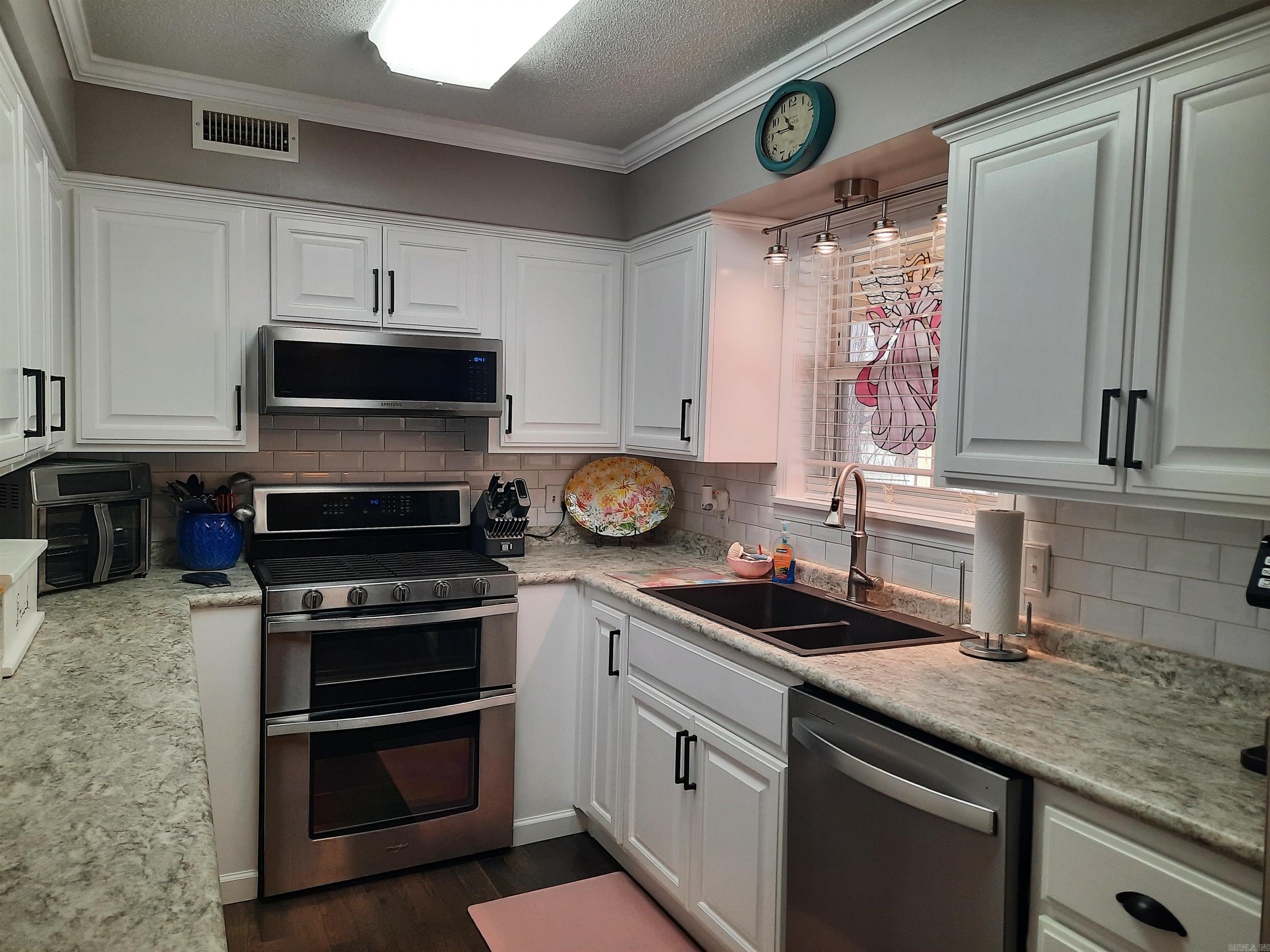 305 Stone  Mountain View, AR