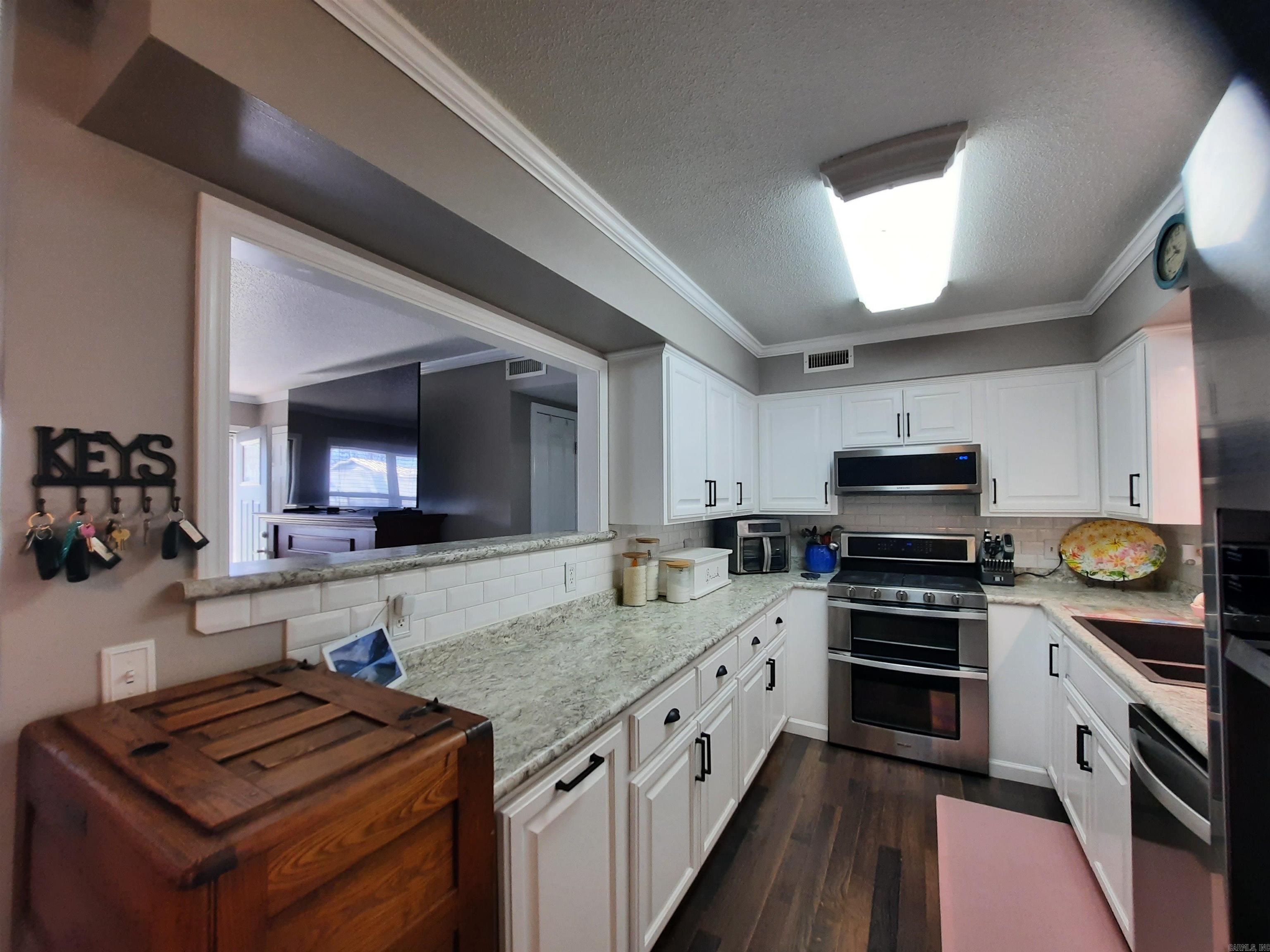 305 Stone  Mountain View, AR