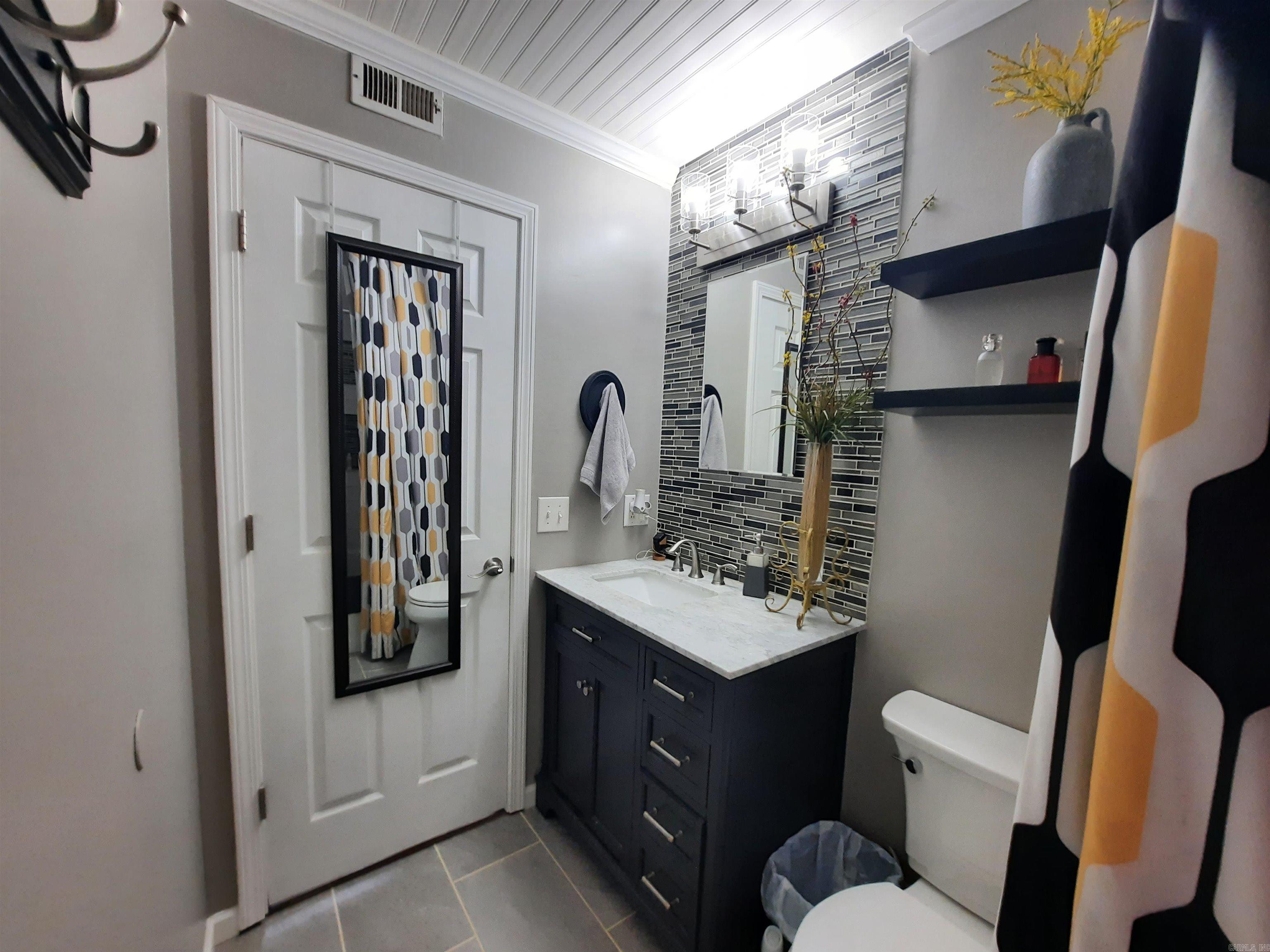 305 Stone  Mountain View, AR