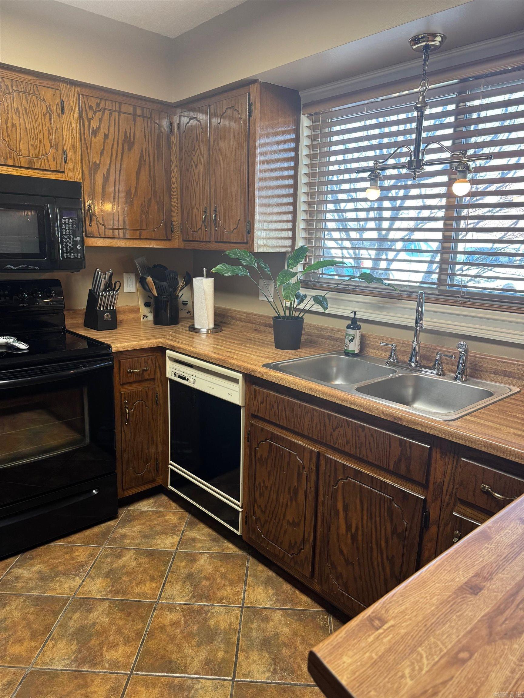 3307 S Debra Lane  Blytheville, AR