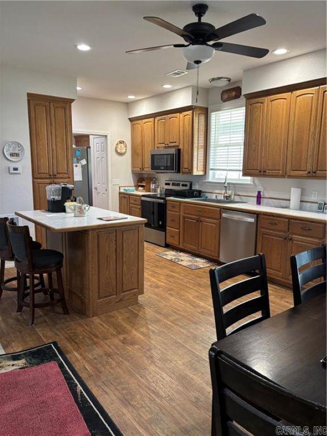 912 College  Coal Hill, AR