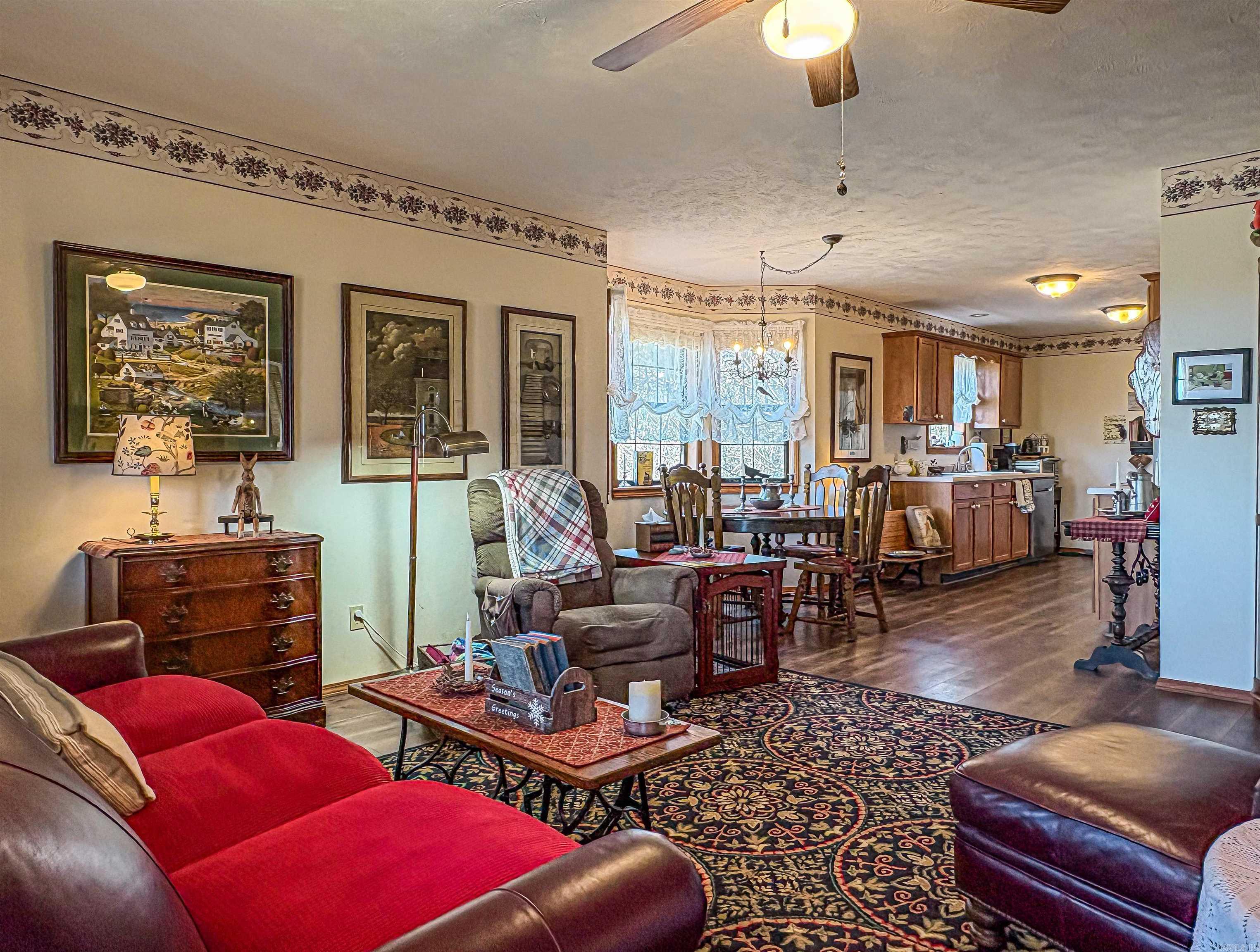 1013 Broadway  Yellville, AR