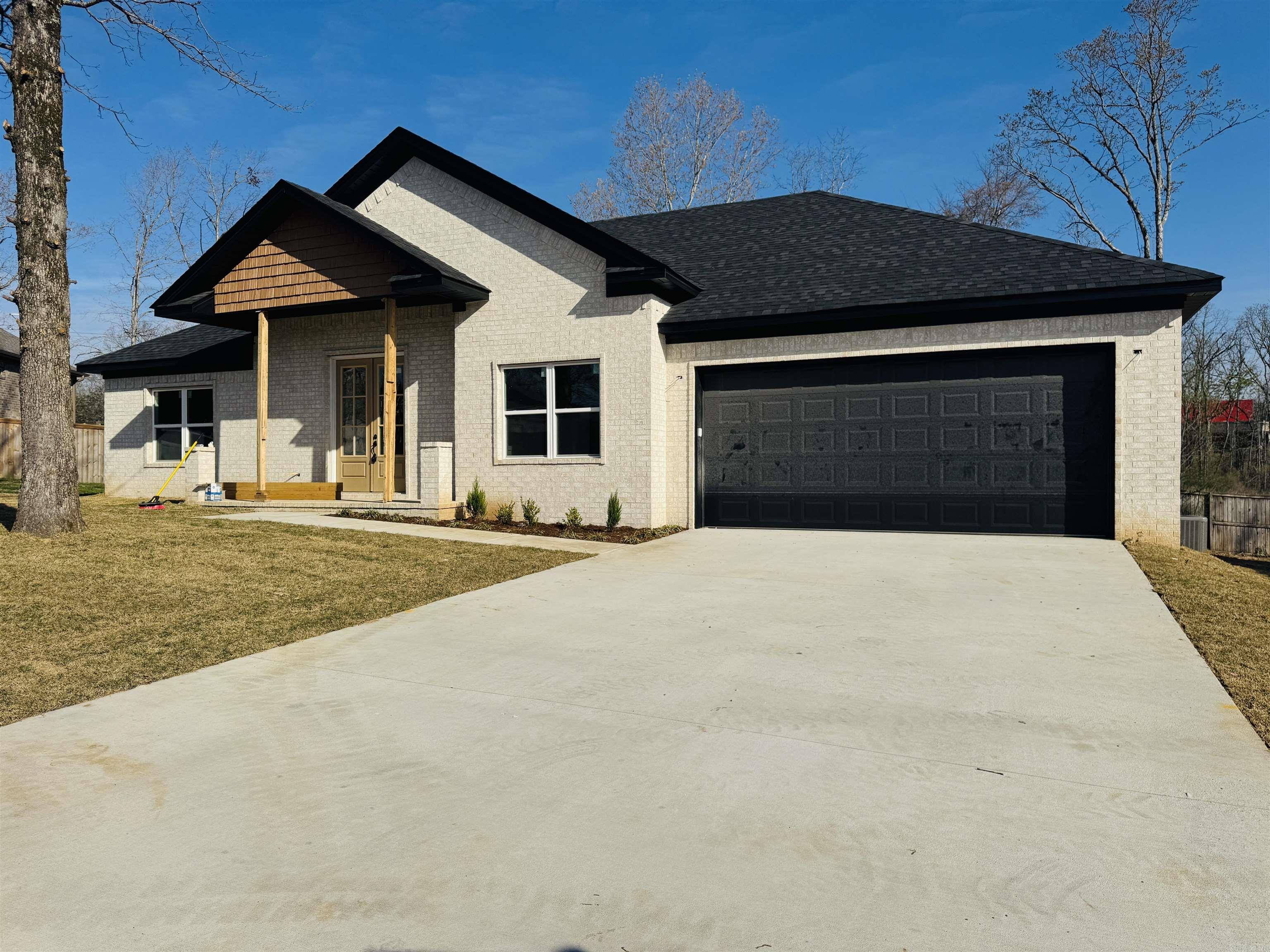 520 Forest Oak  Jacksonville, AR