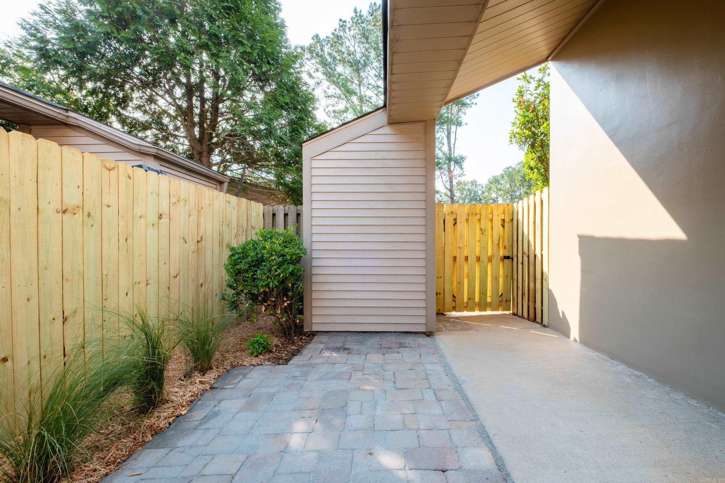 2520 Riverfront  Little Rock, AR