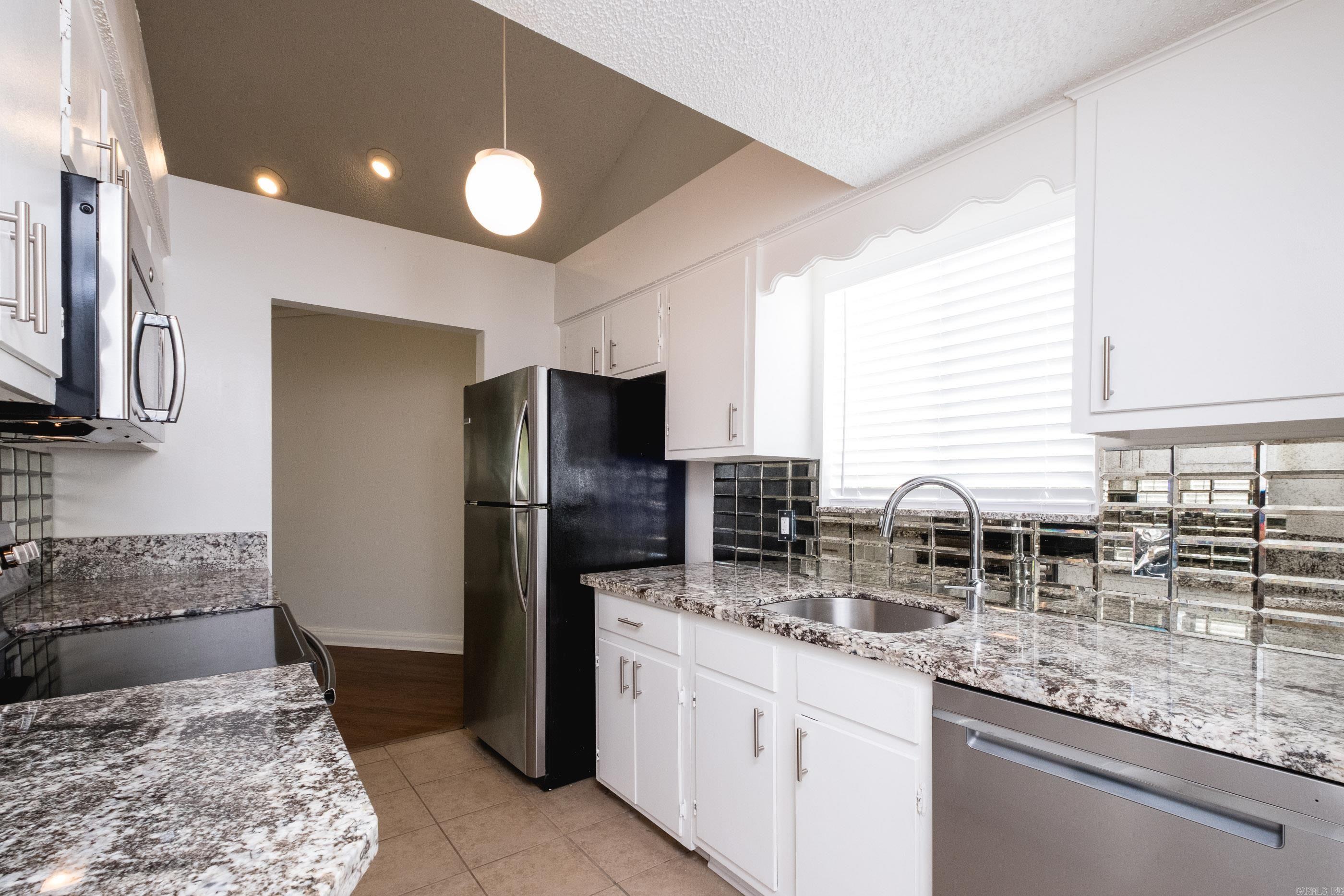 2520 Riverfront  Little Rock, AR