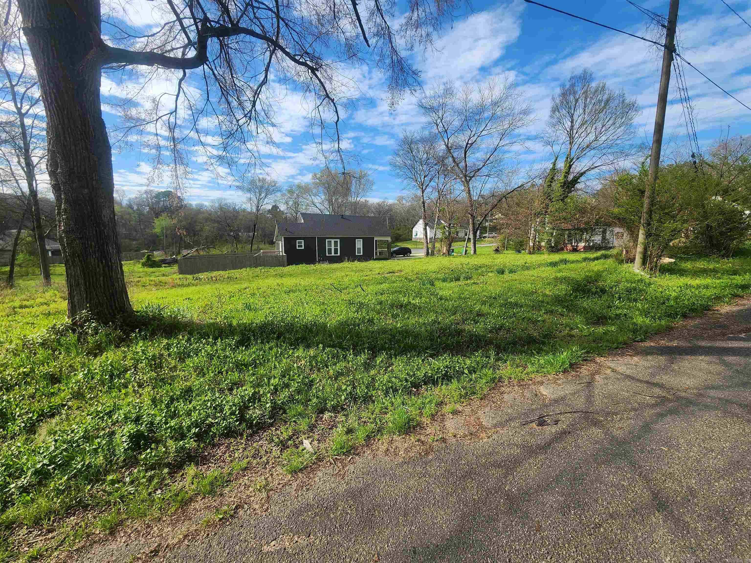 301, 311 S Park Street  Little Rock, AR