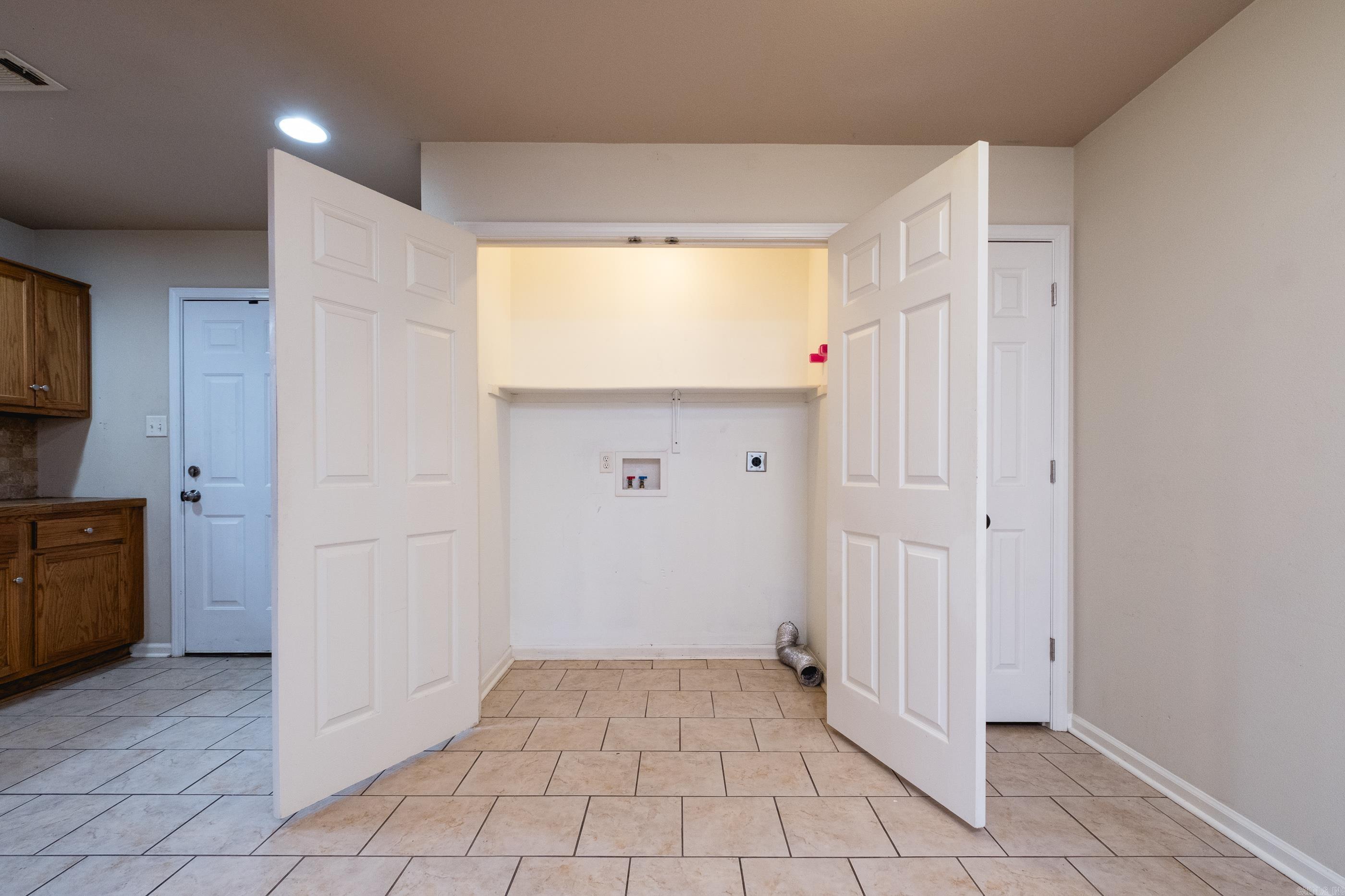 2424 Whispering Pine  Little Rock, AR