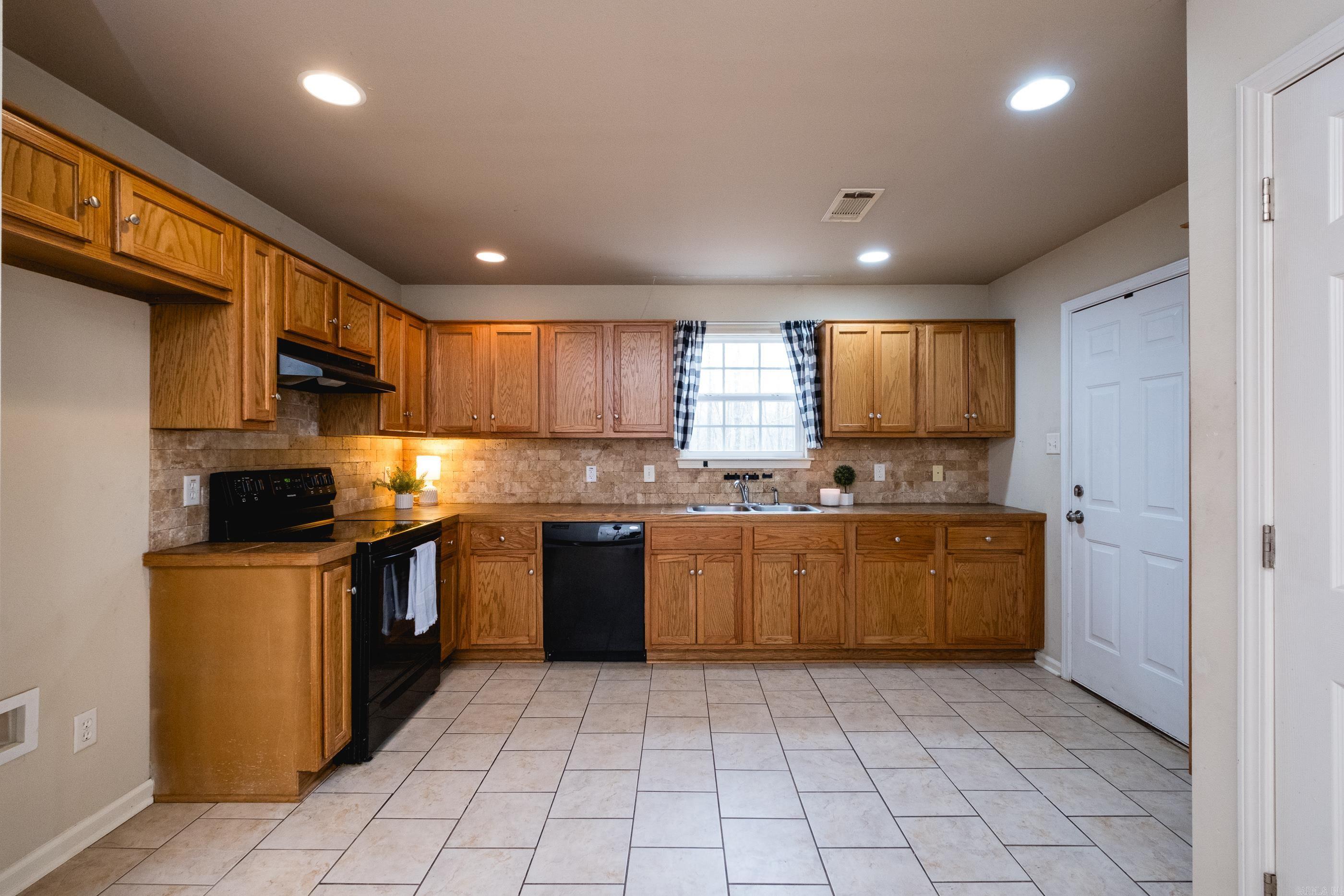 2424 Whispering Pine  Little Rock, AR