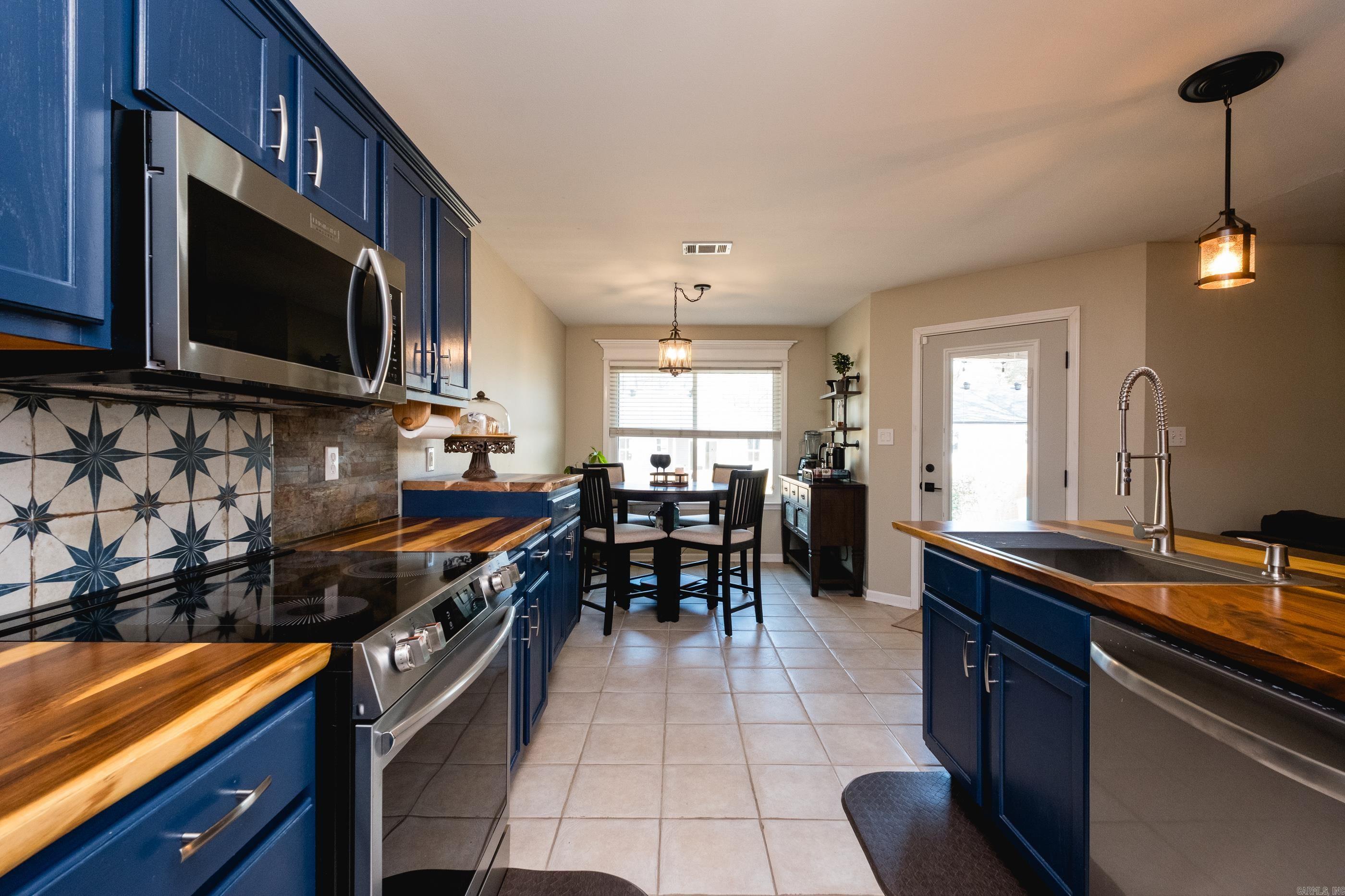 213 Greenwood  Sherwood, AR