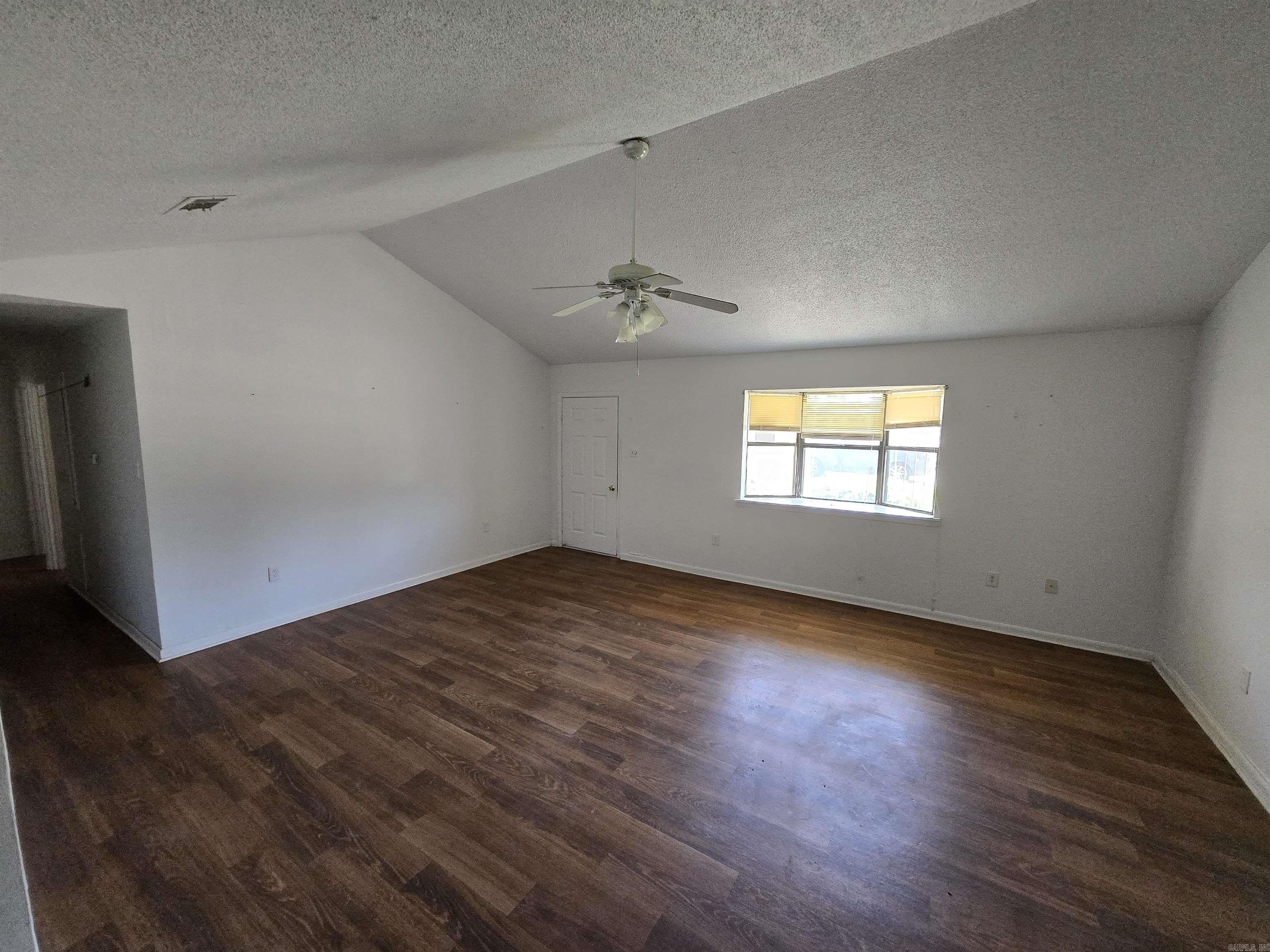 410 Brandenburg Gate  Stuttgart, AR