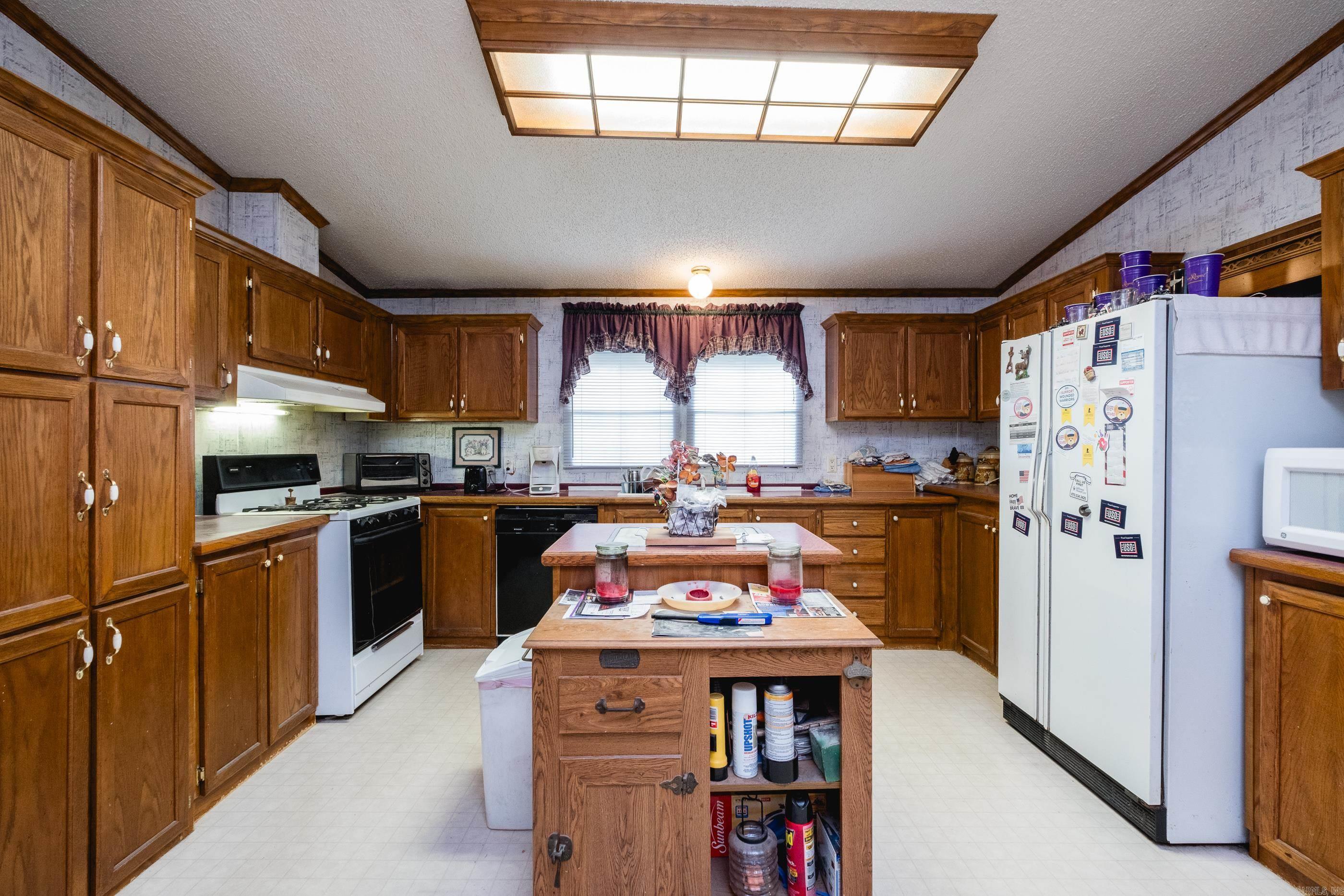 6700 Forrest Oak  Pine Bluff, AR