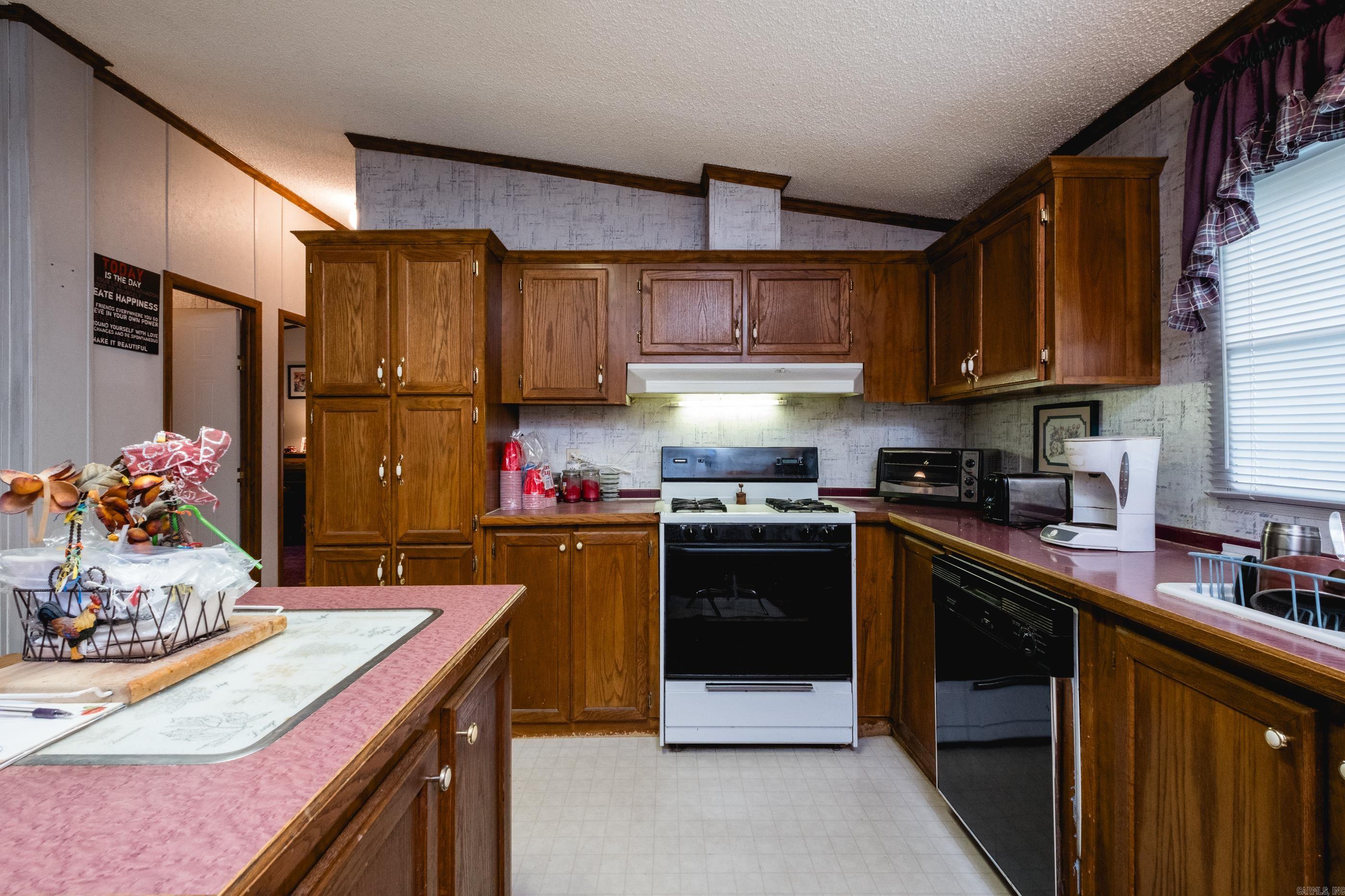 6700 Forrest Oak  Pine Bluff, AR