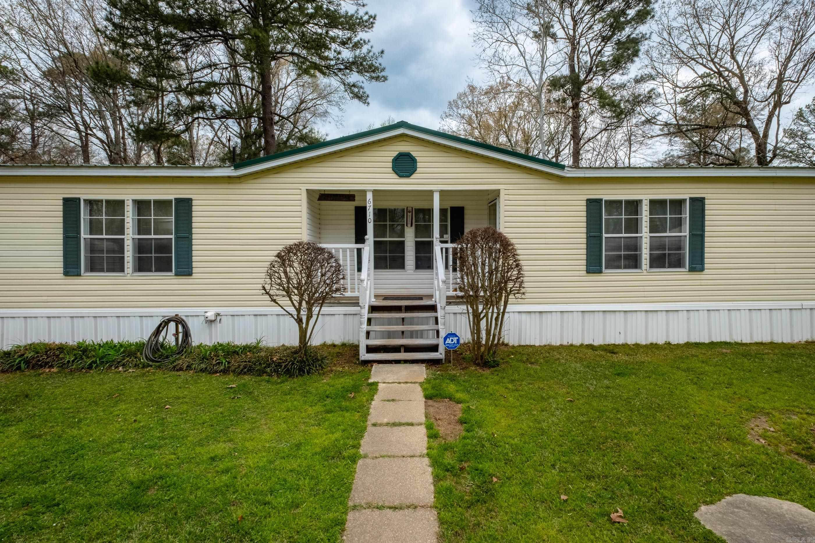 6700 Forrest Oak  Pine Bluff, AR