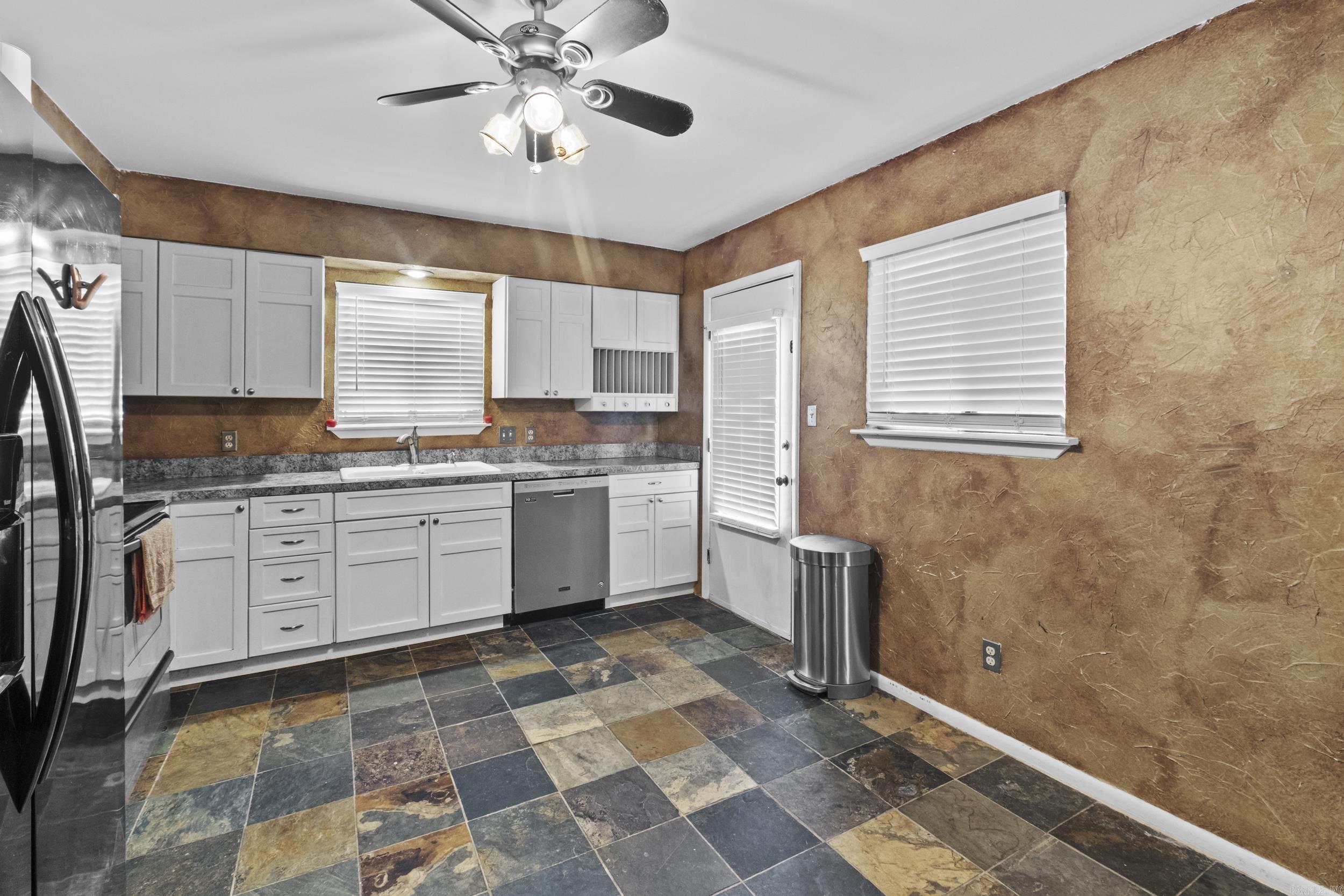 2001 Reservoir Road #22  Little Rock, AR