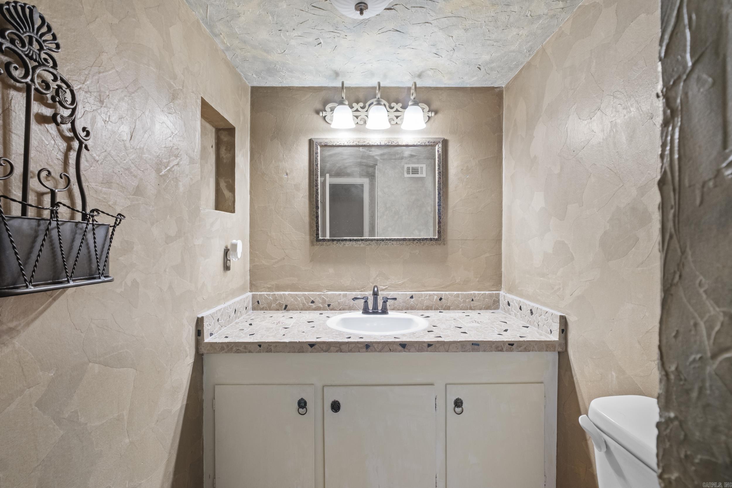 2001 Reservoir Road #22  Little Rock, AR