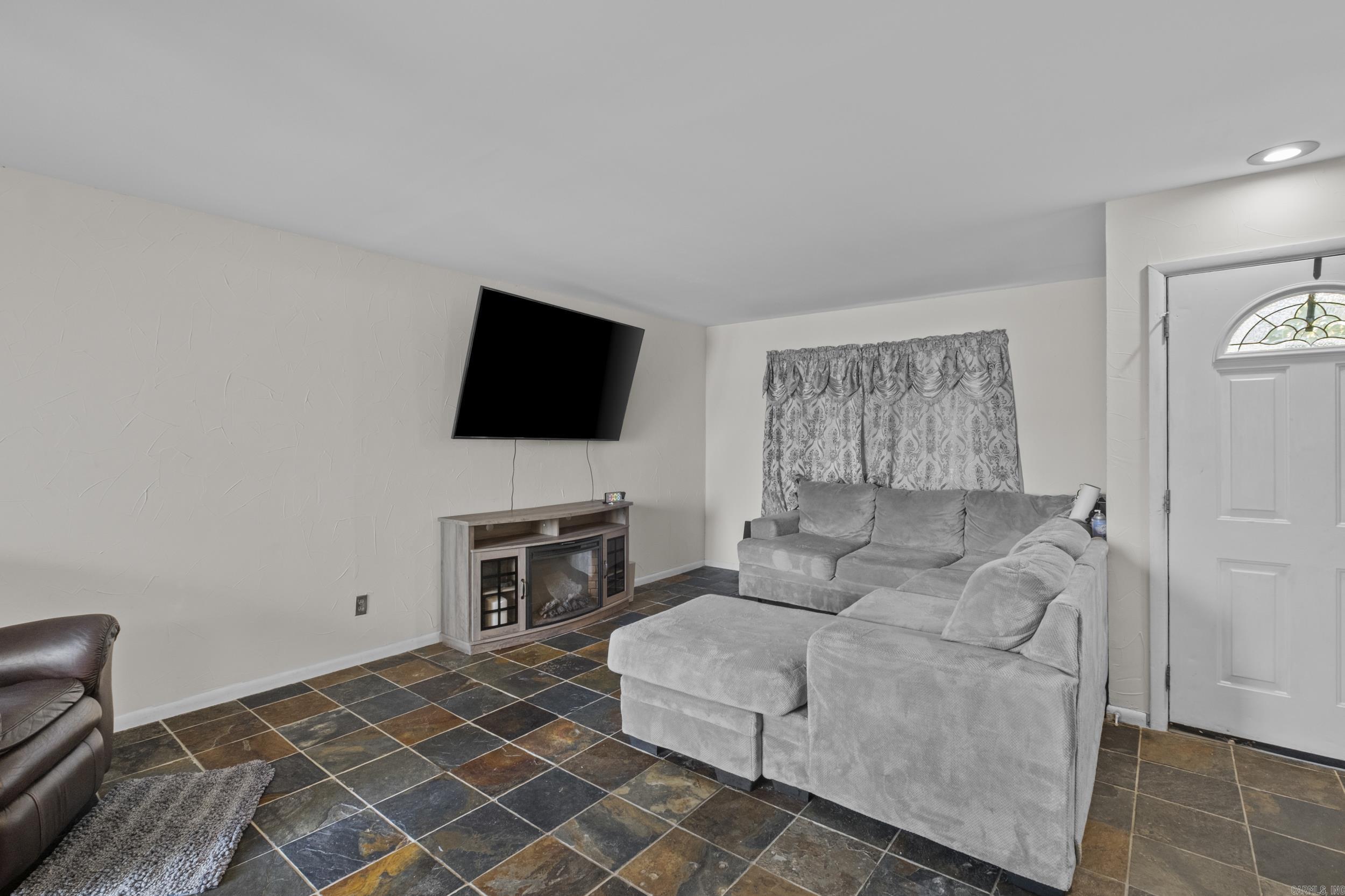 2001 Reservoir Road #22  Little Rock, AR