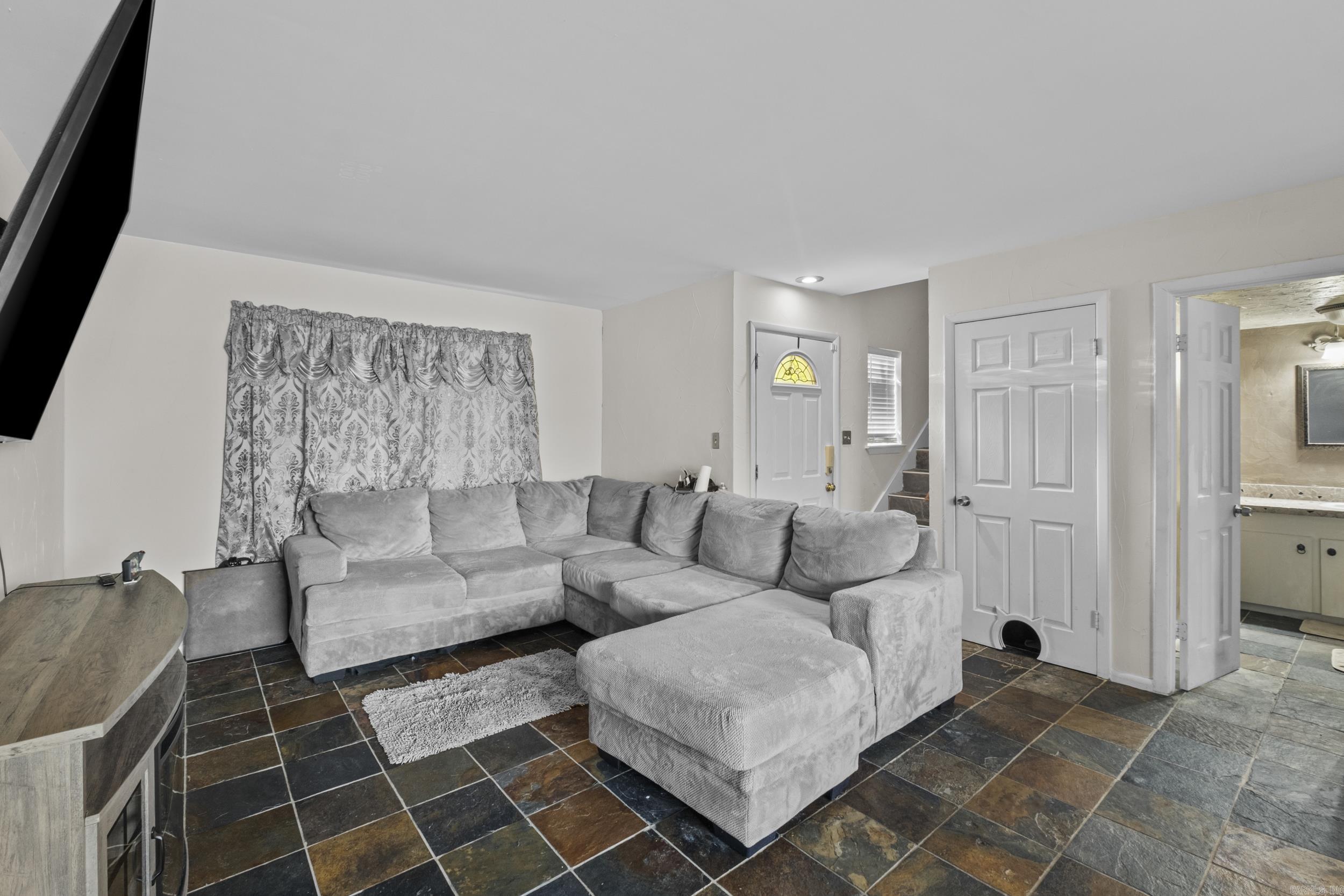 2001 Reservoir Road #22  Little Rock, AR