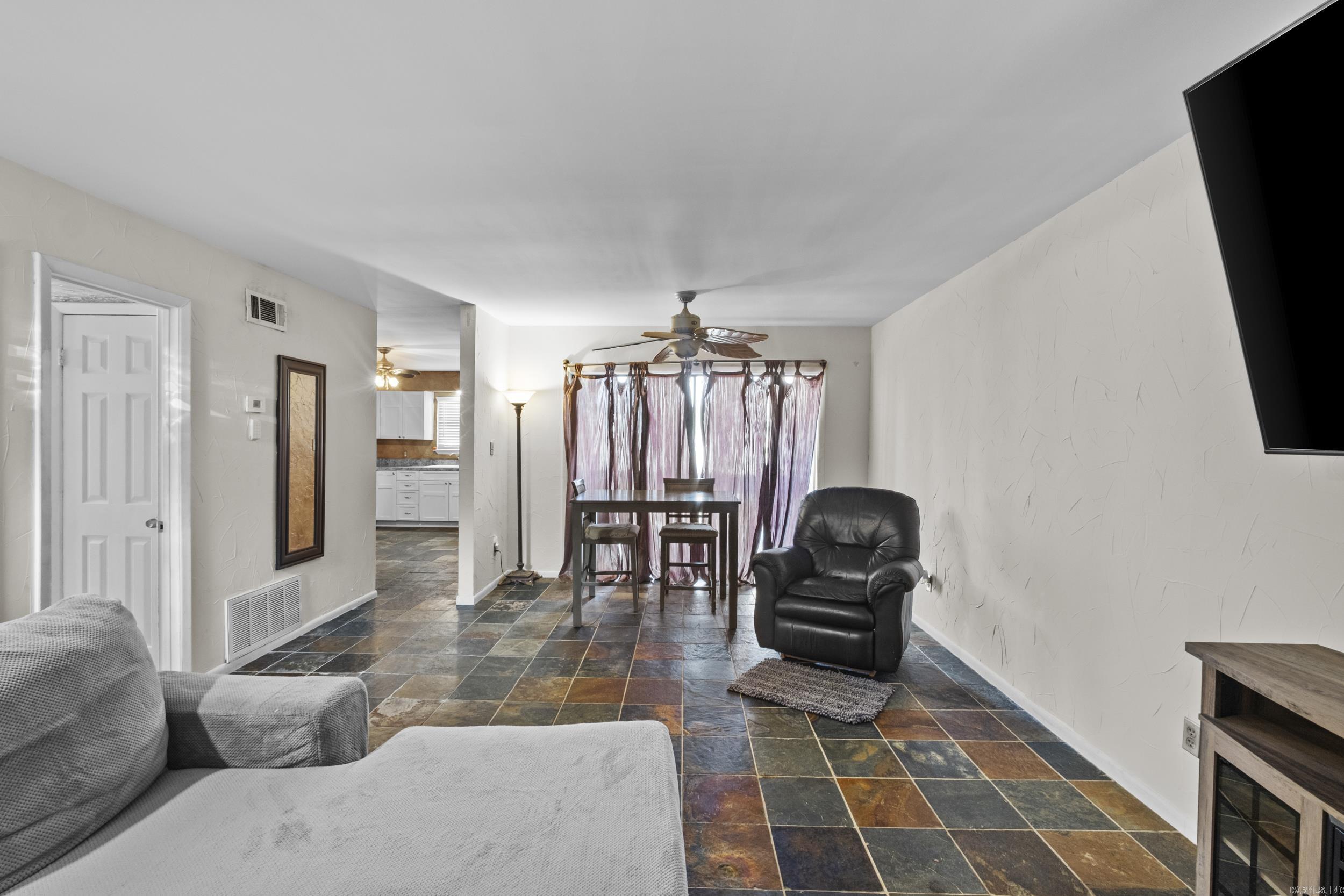 2001 Reservoir Road #22  Little Rock, AR