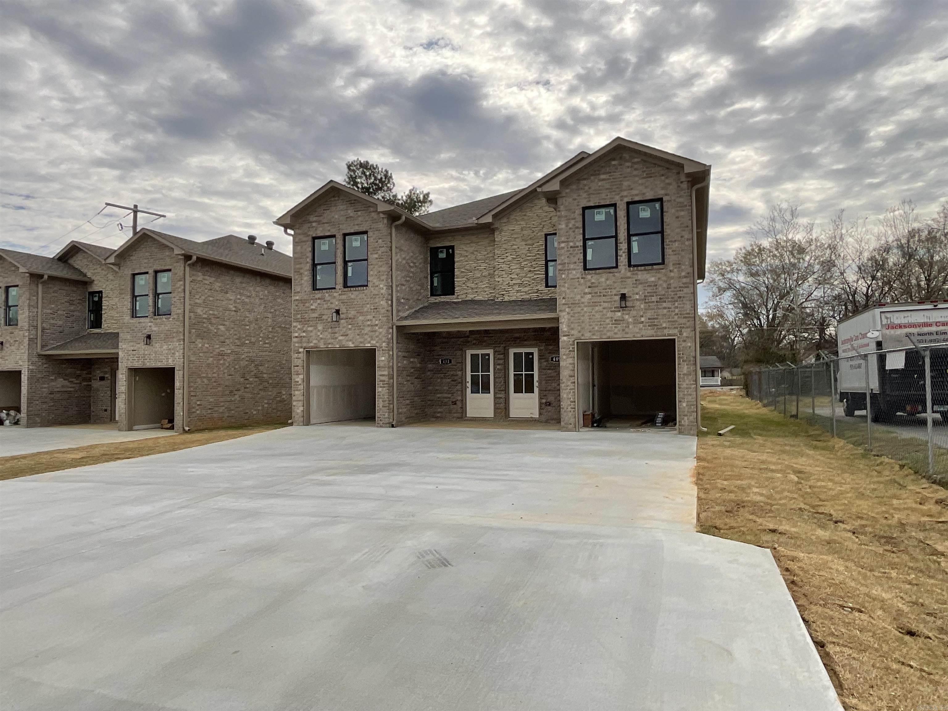 409 & 411 E Center  Jacksonville, AR