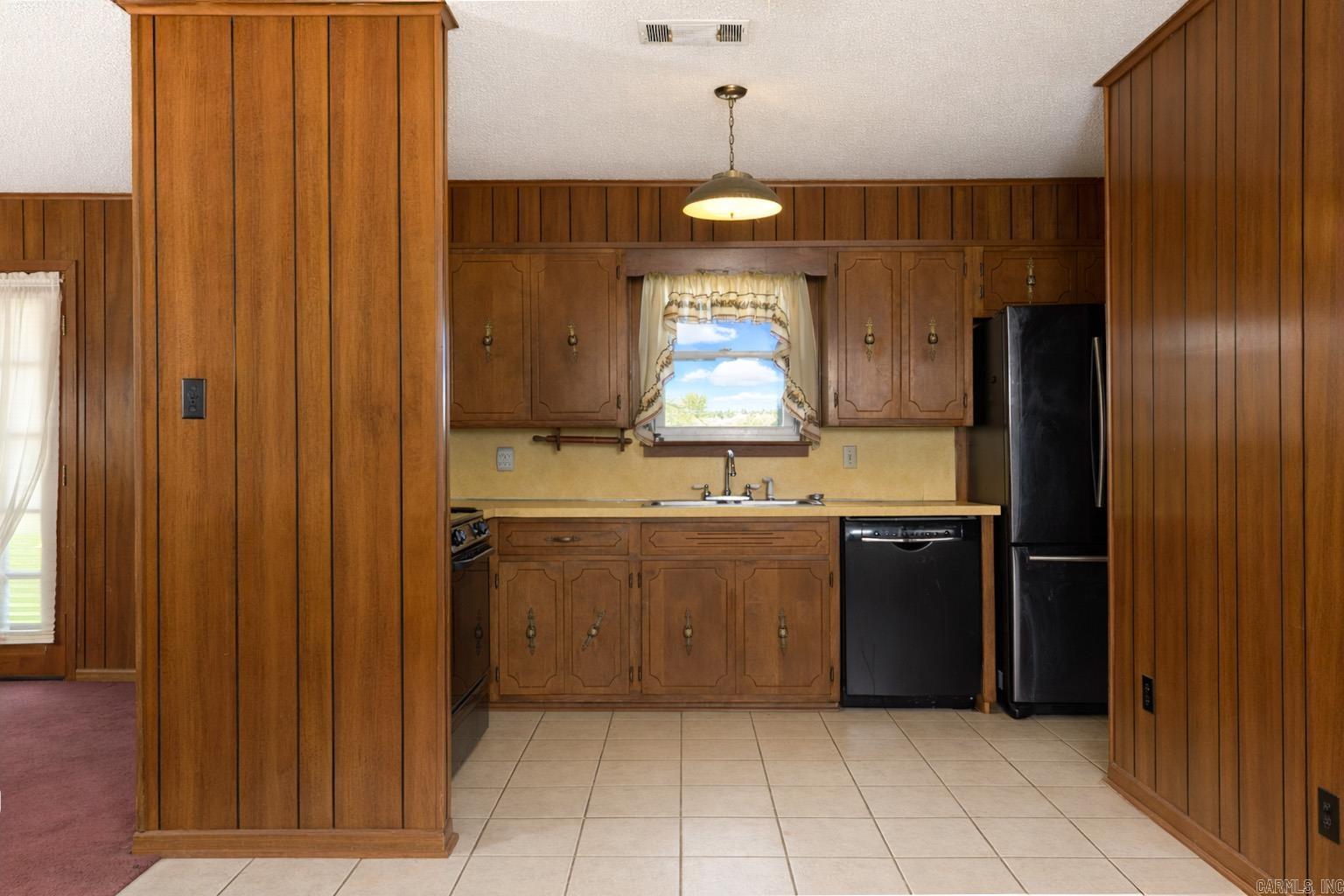 6800 Sunset Road  White Hall, AR