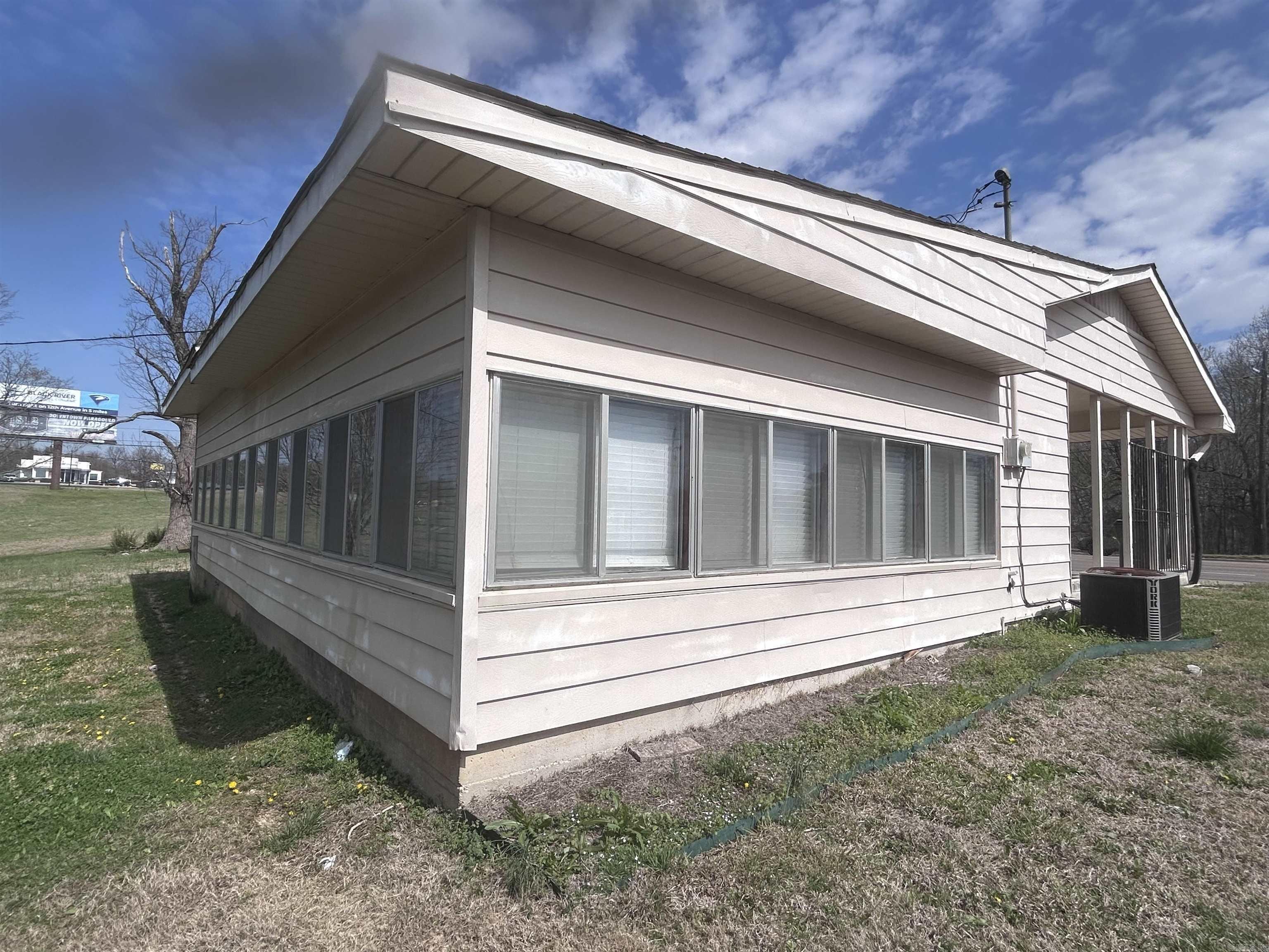 2212 Linwood  Paragould, AR