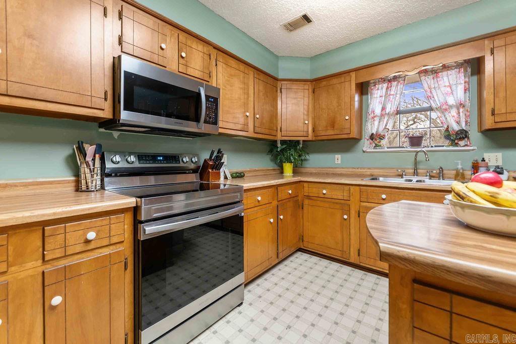 7 Briarwood Street Greenbrier, AR 72058