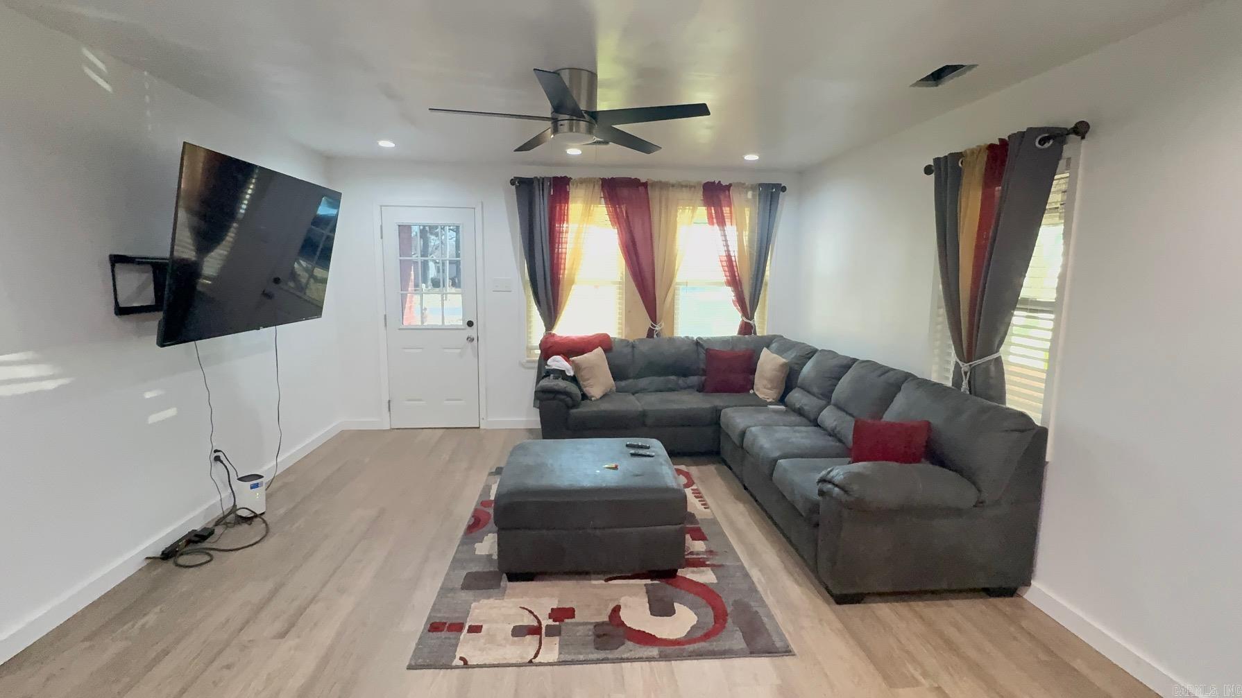 802 W 5th  Stuttgart, AR