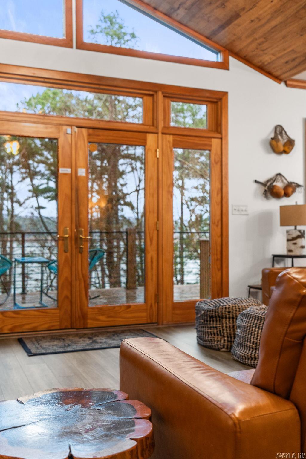 4299 Lake Drive  Clinton, AR