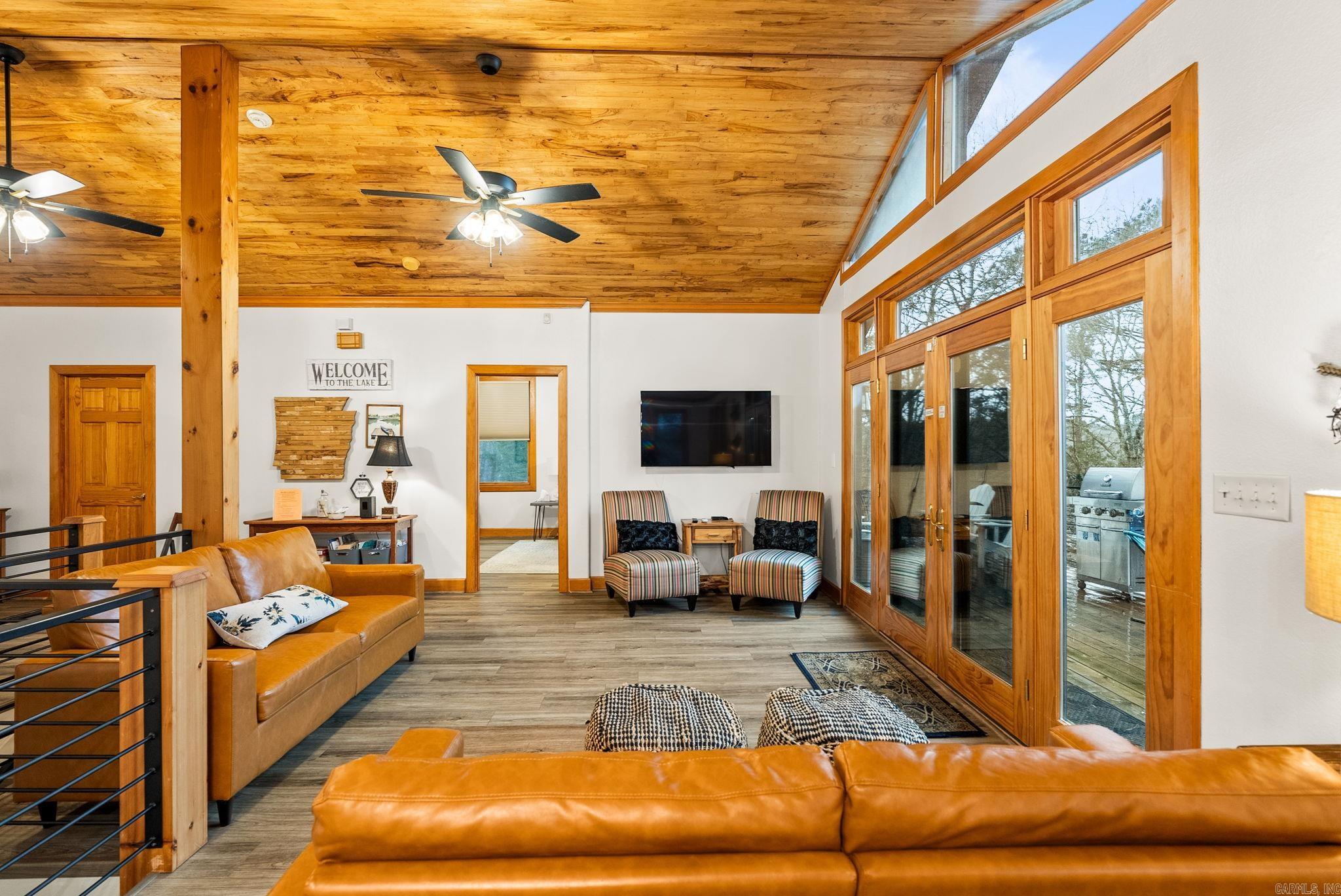 4299 Lake Drive  Clinton, AR