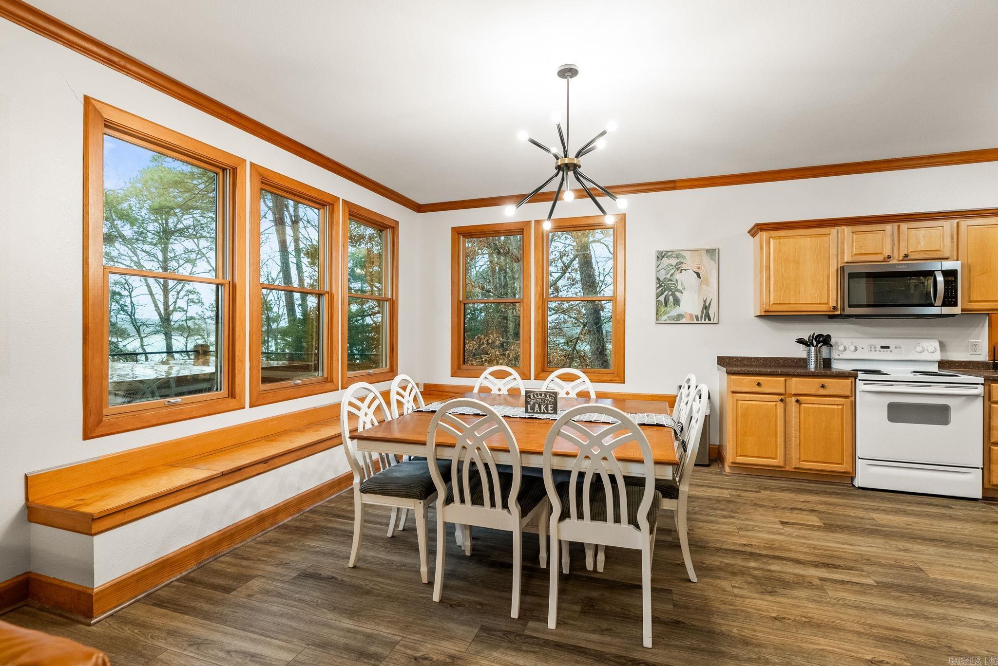 4299 Lake Drive  Clinton, AR