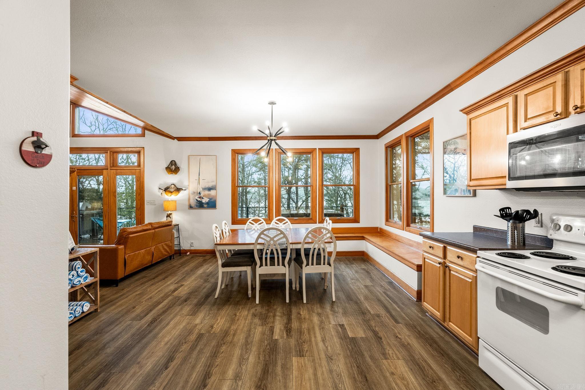 4299 Lake Drive  Clinton, AR