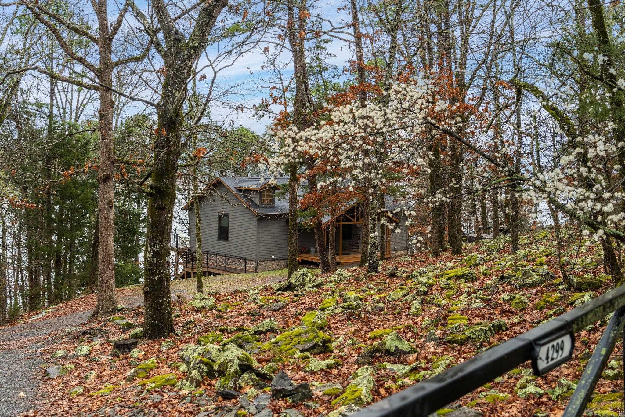 4299 Lake Drive  Clinton, AR