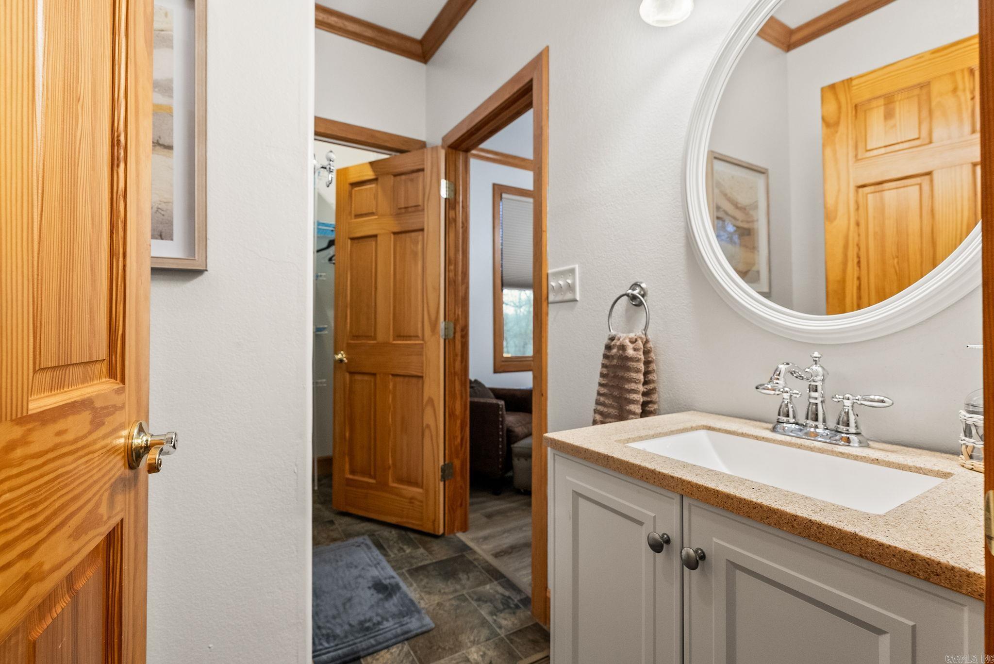 4299 Lake Drive  Clinton, AR