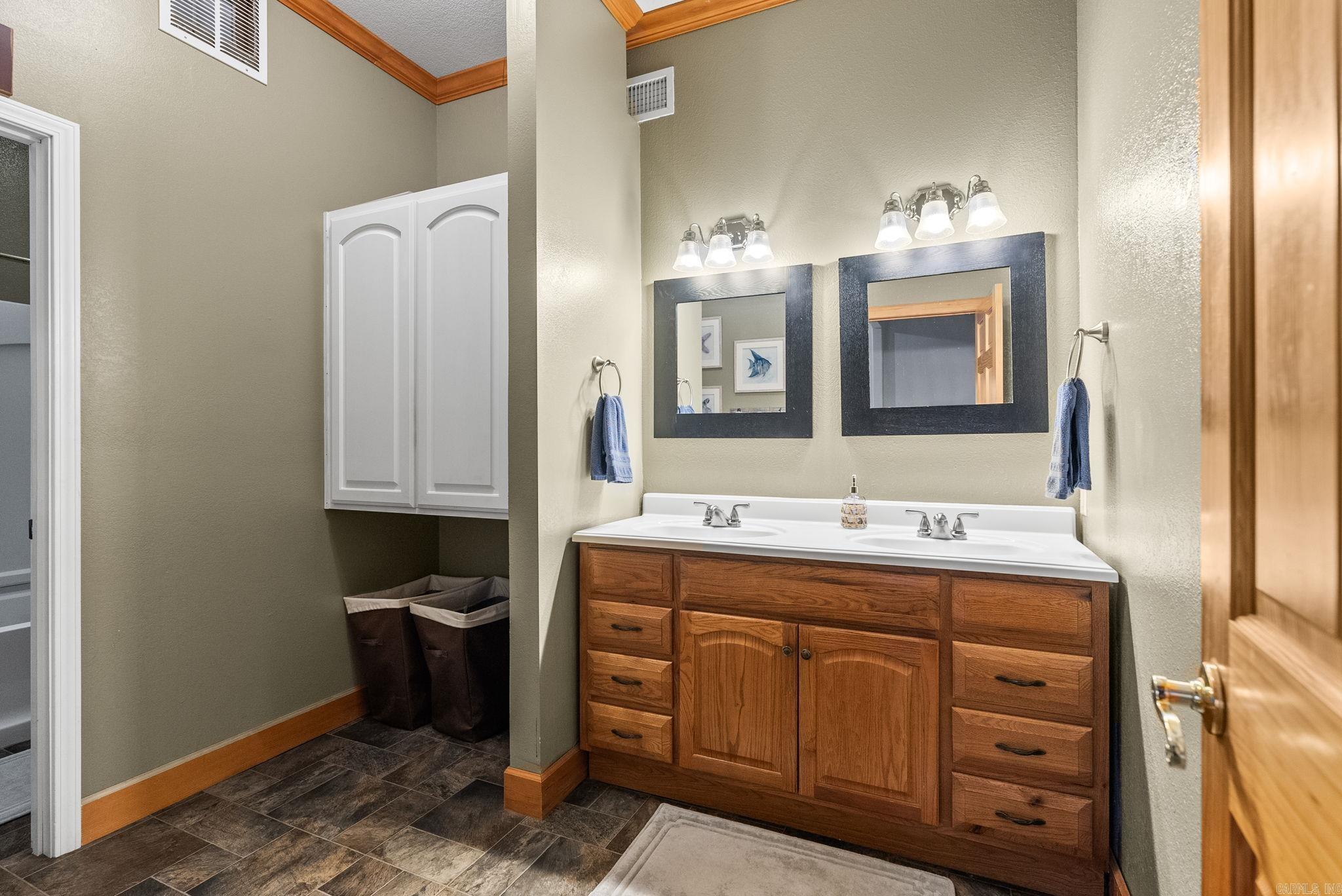 4299 Lake Drive  Clinton, AR