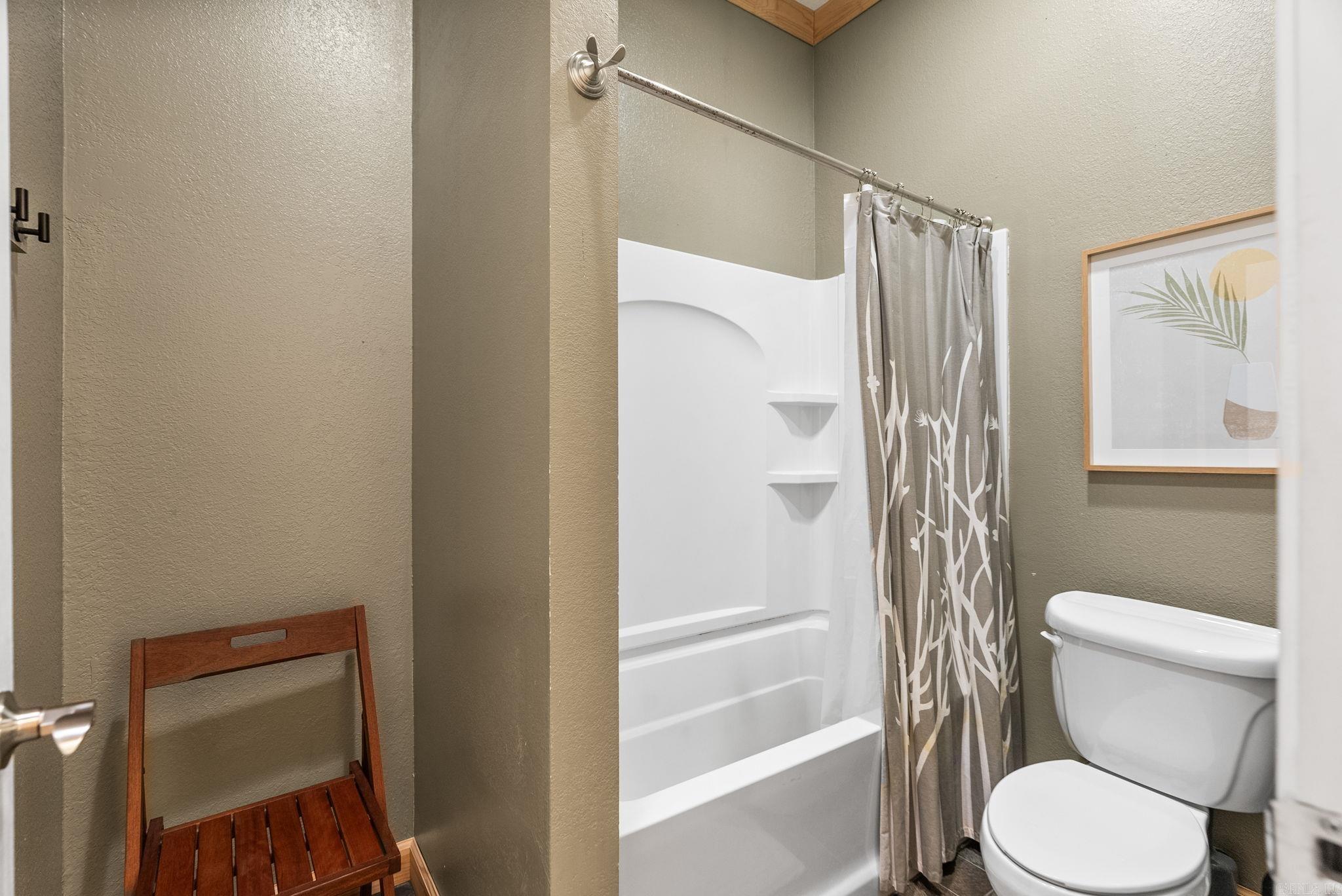 4299 Lake Drive  Clinton, AR