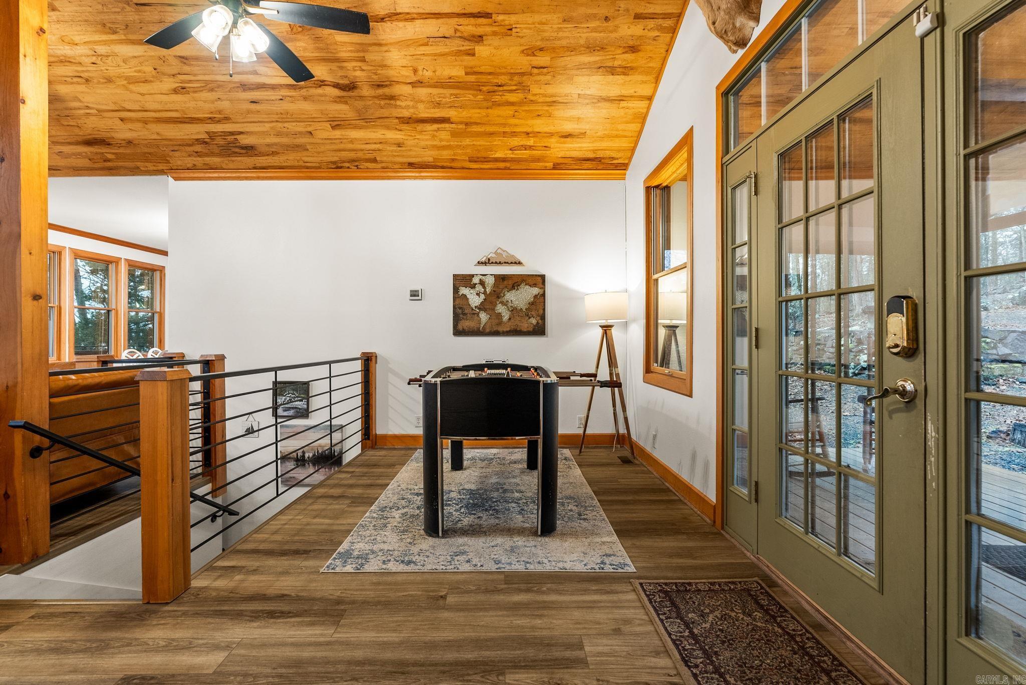 4299 Lake Drive  Clinton, AR