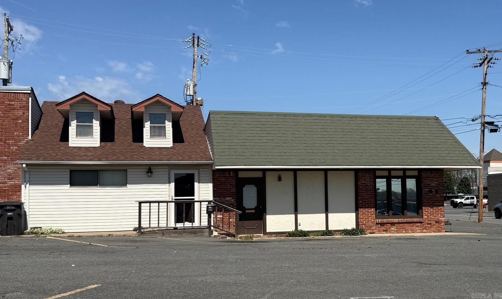 110 S Jeff Davis  Jacksonville, AR