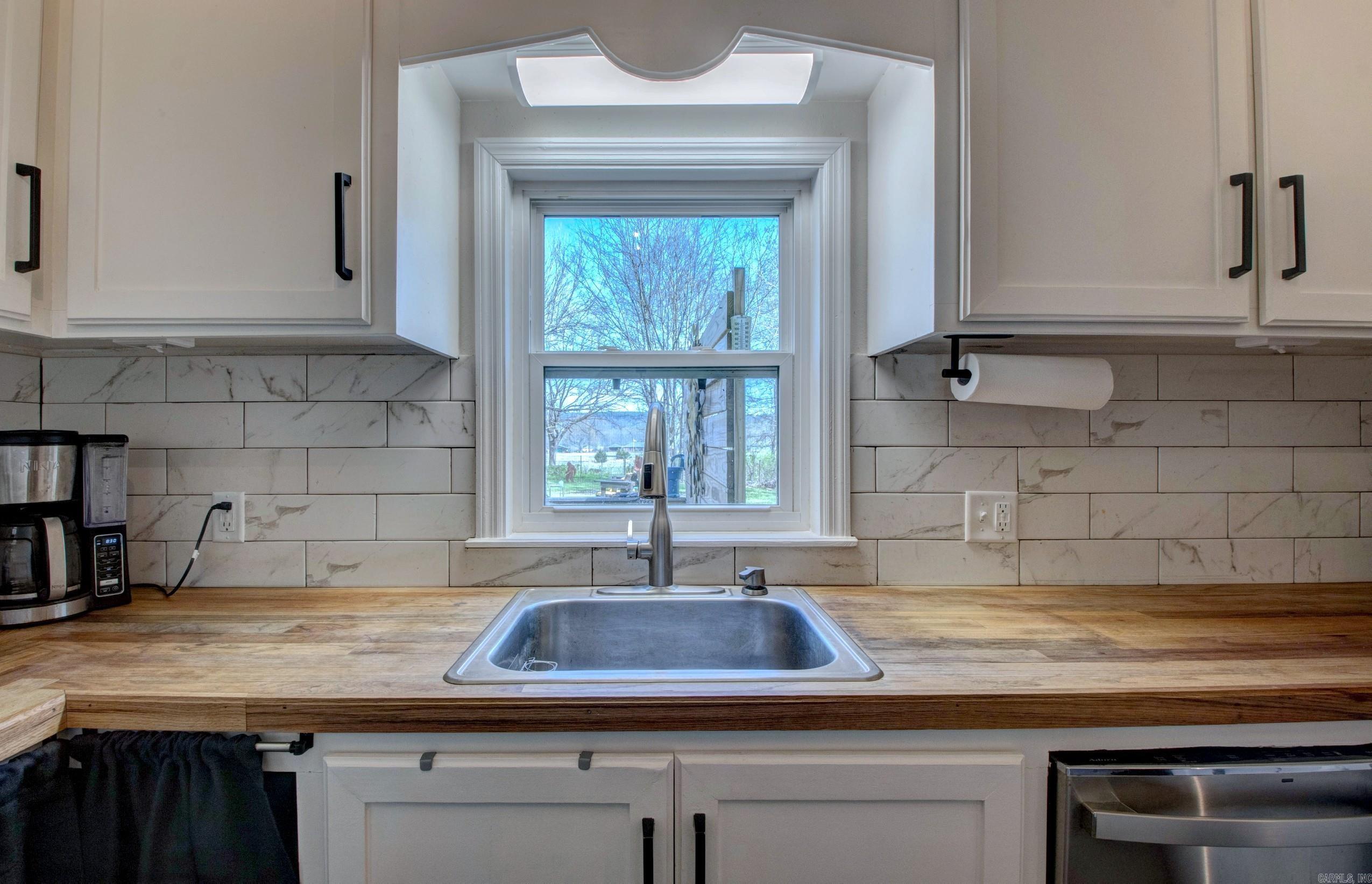 16601 West Road  Roland, AR