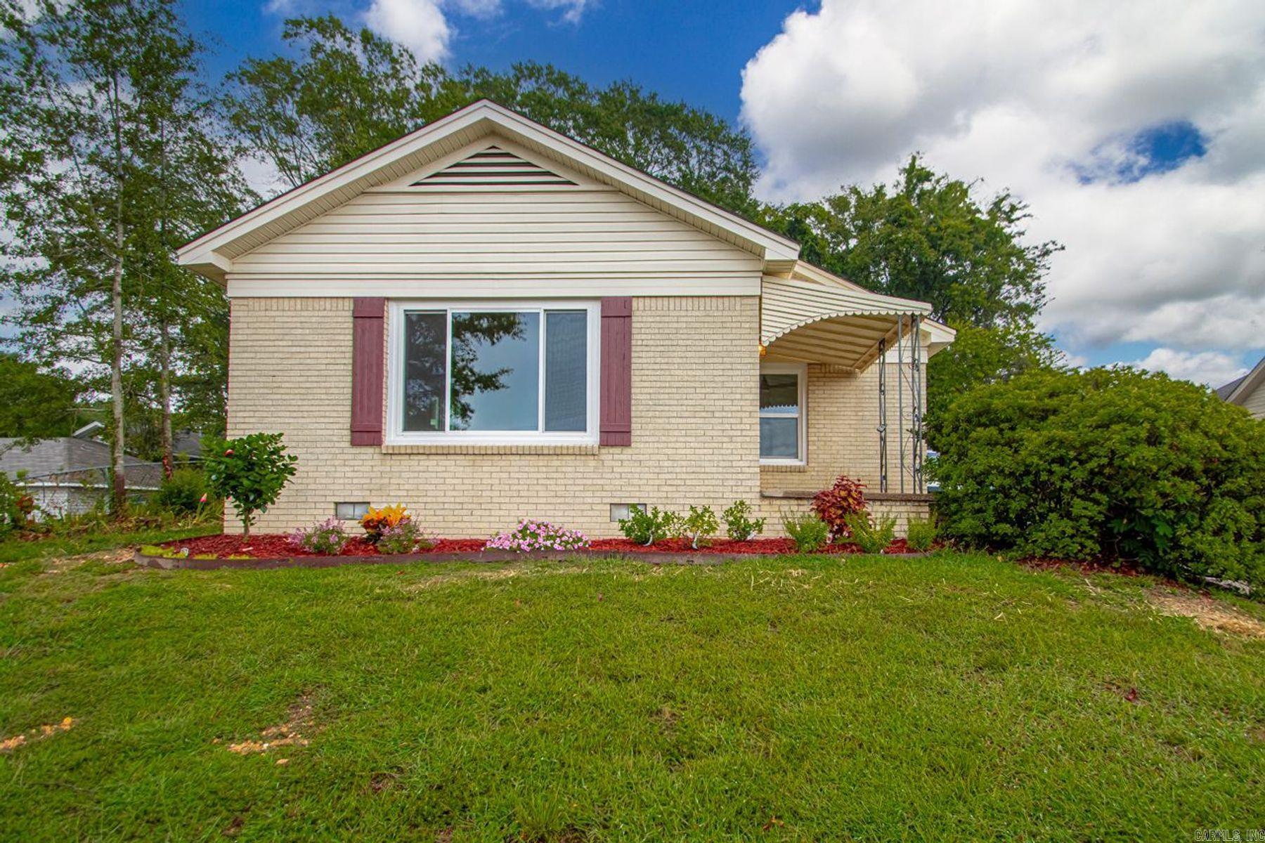 111 N 1st Street  Benton, AR