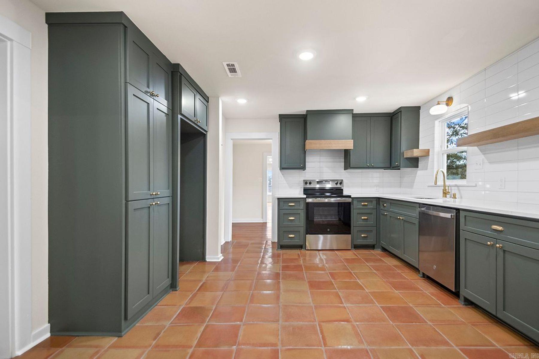 111 N 1st Street  Benton, AR