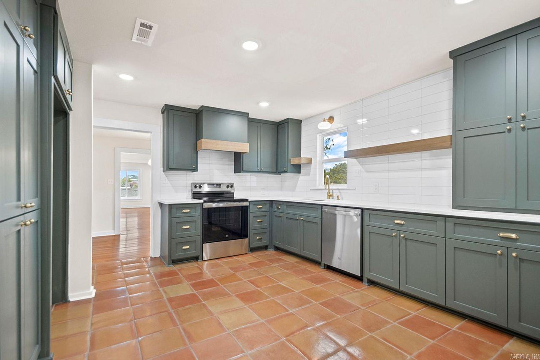 111 N 1st Street  Benton, AR