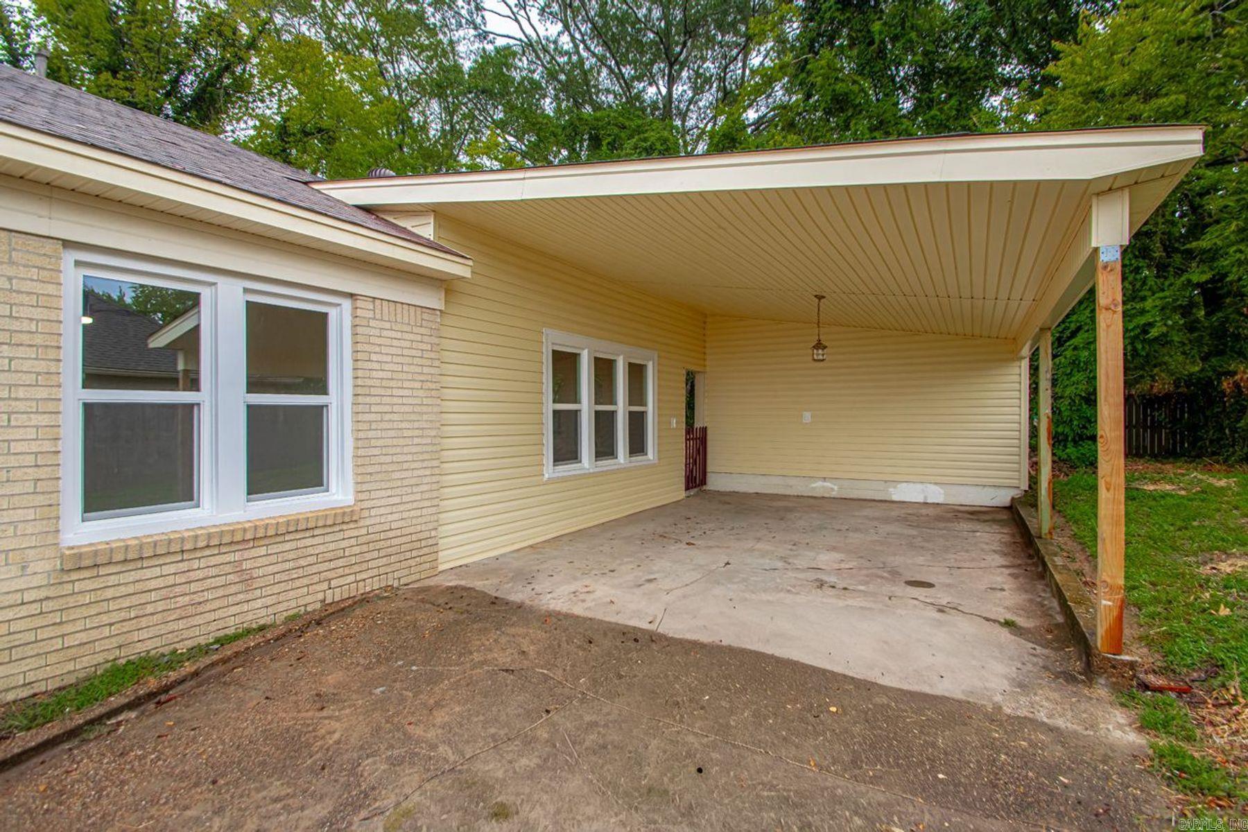 111 N 1st Street  Benton, AR