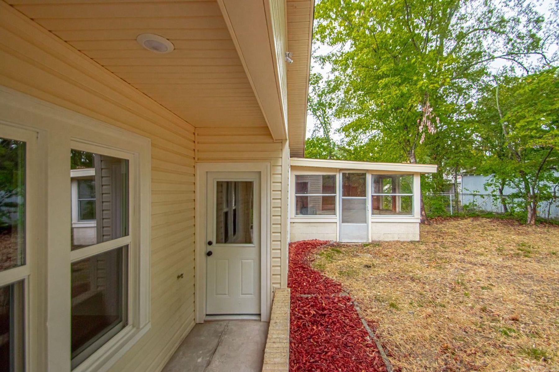 111 N 1st Street  Benton, AR