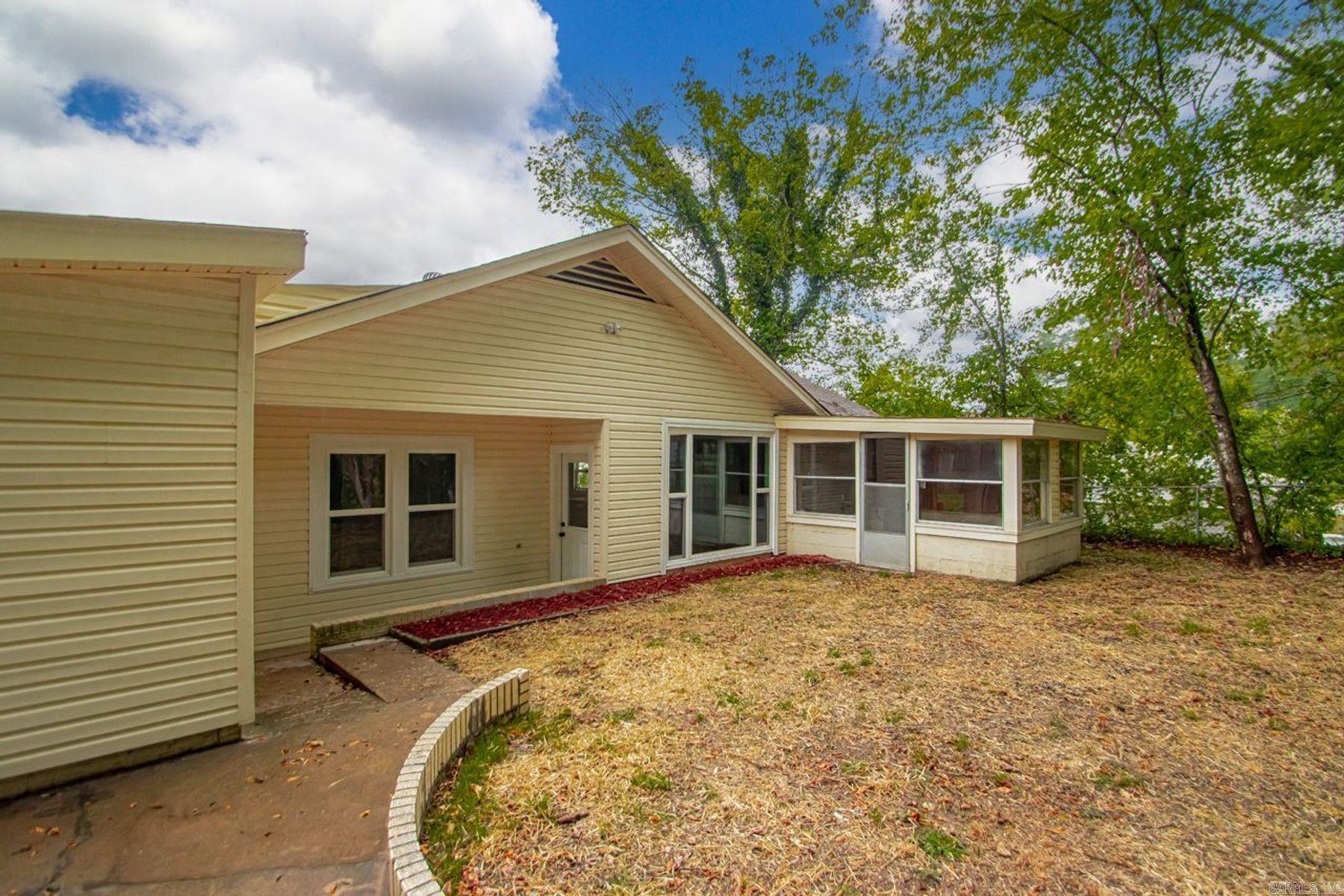 111 N 1st Street  Benton, AR