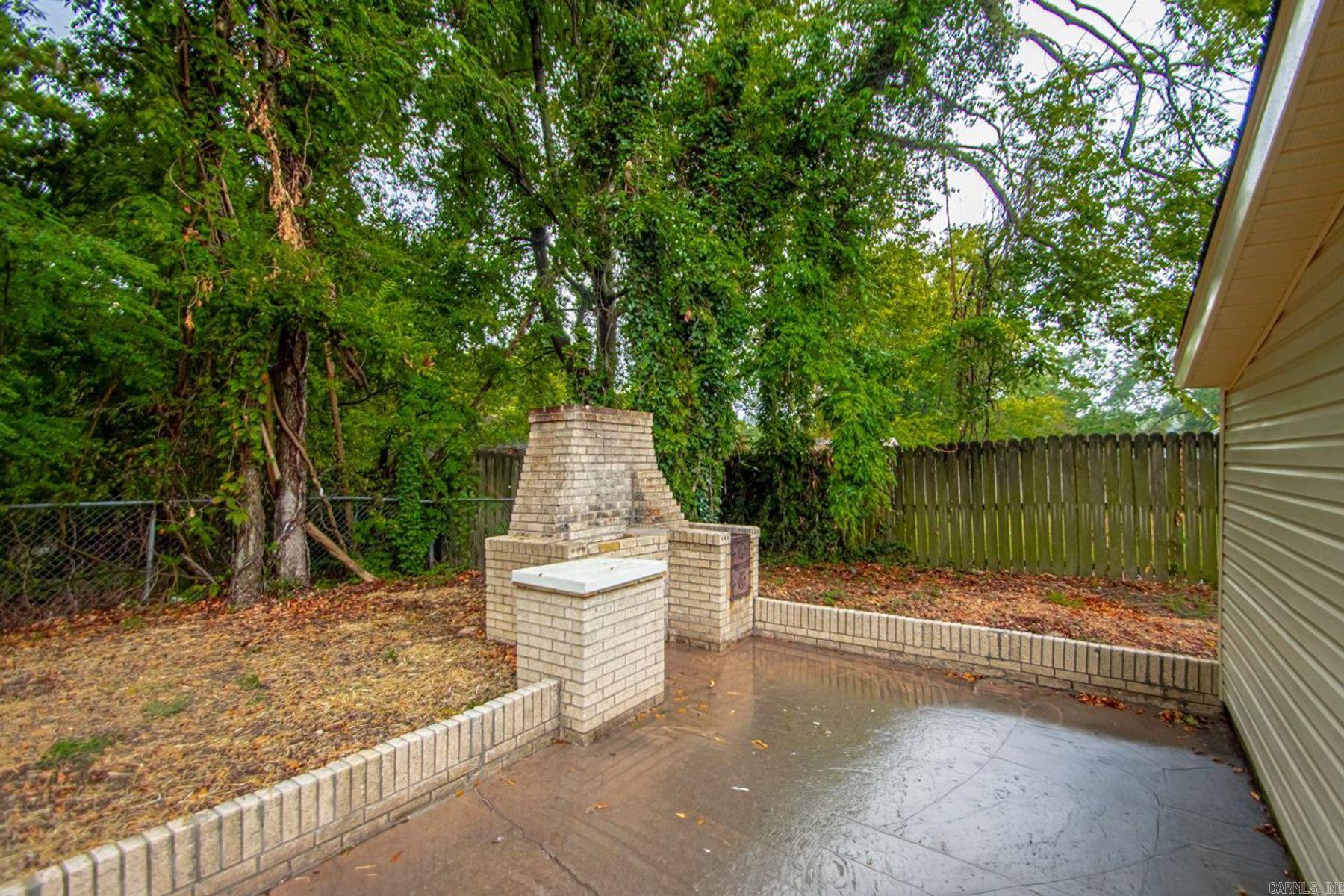 111 N 1st Street  Benton, AR