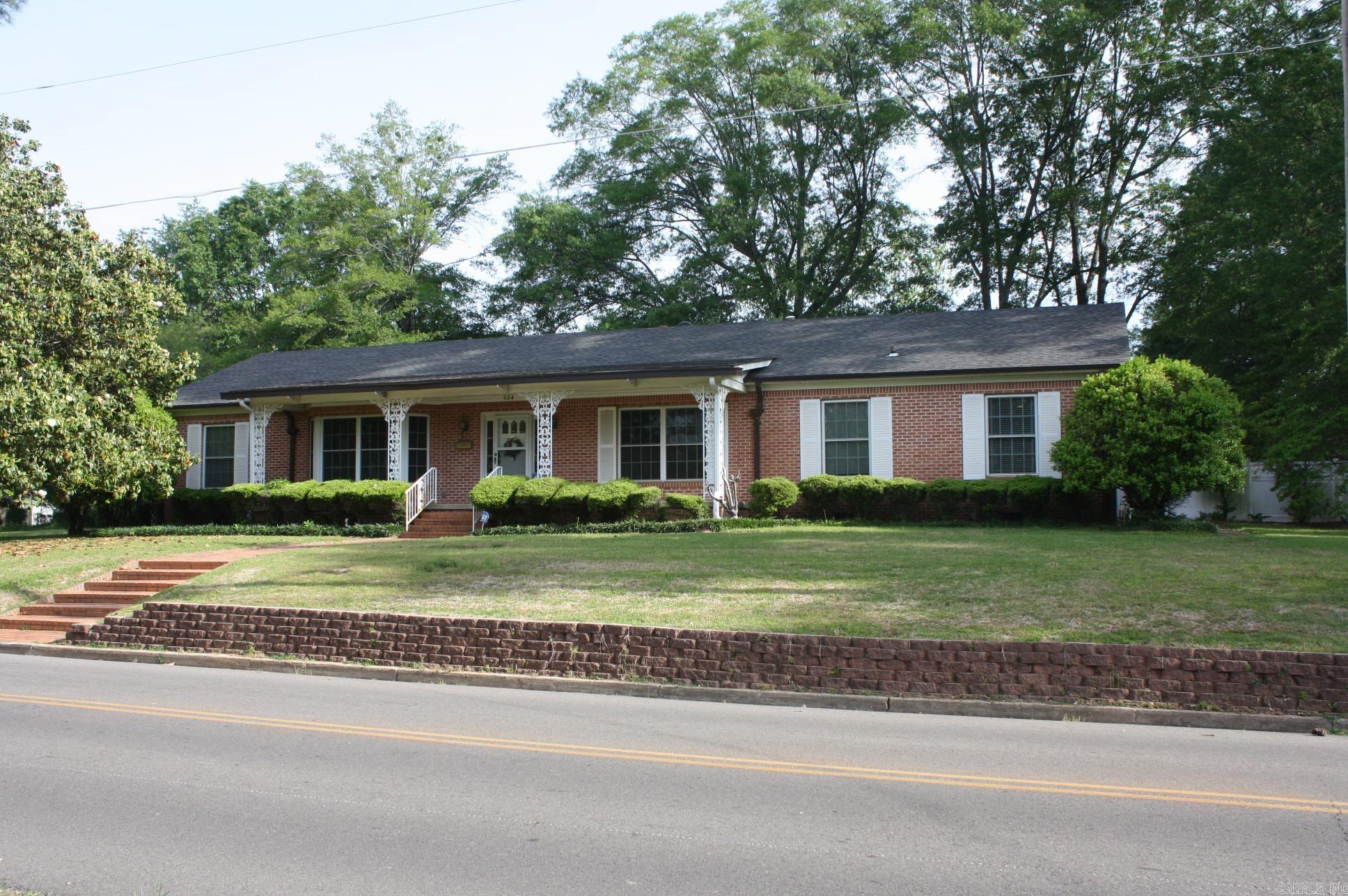 524 W Sypert  Nashville, AR