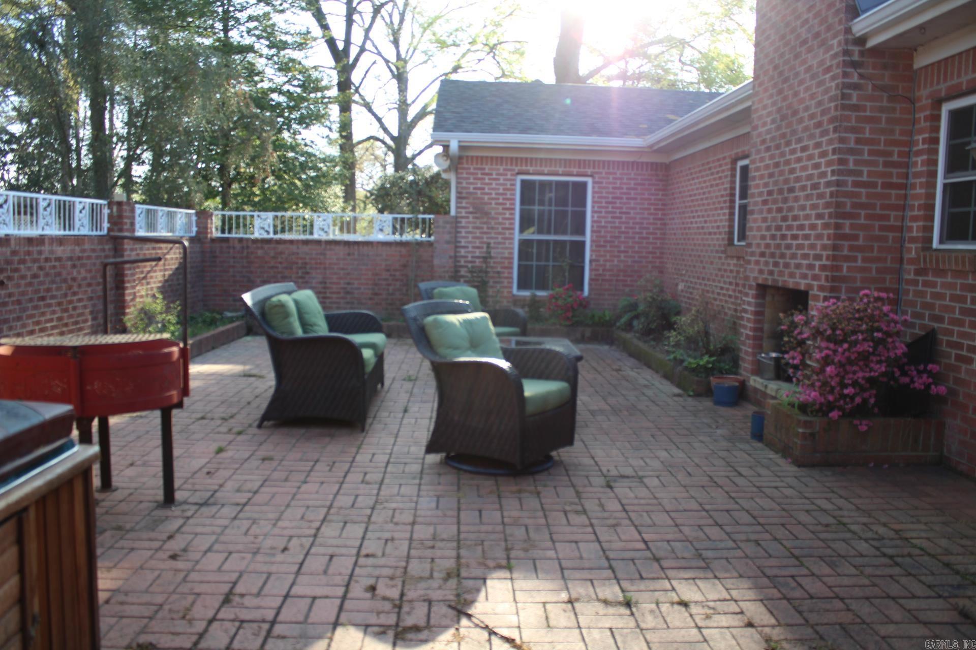 524 W Sypert Street Nashville, AR 71852