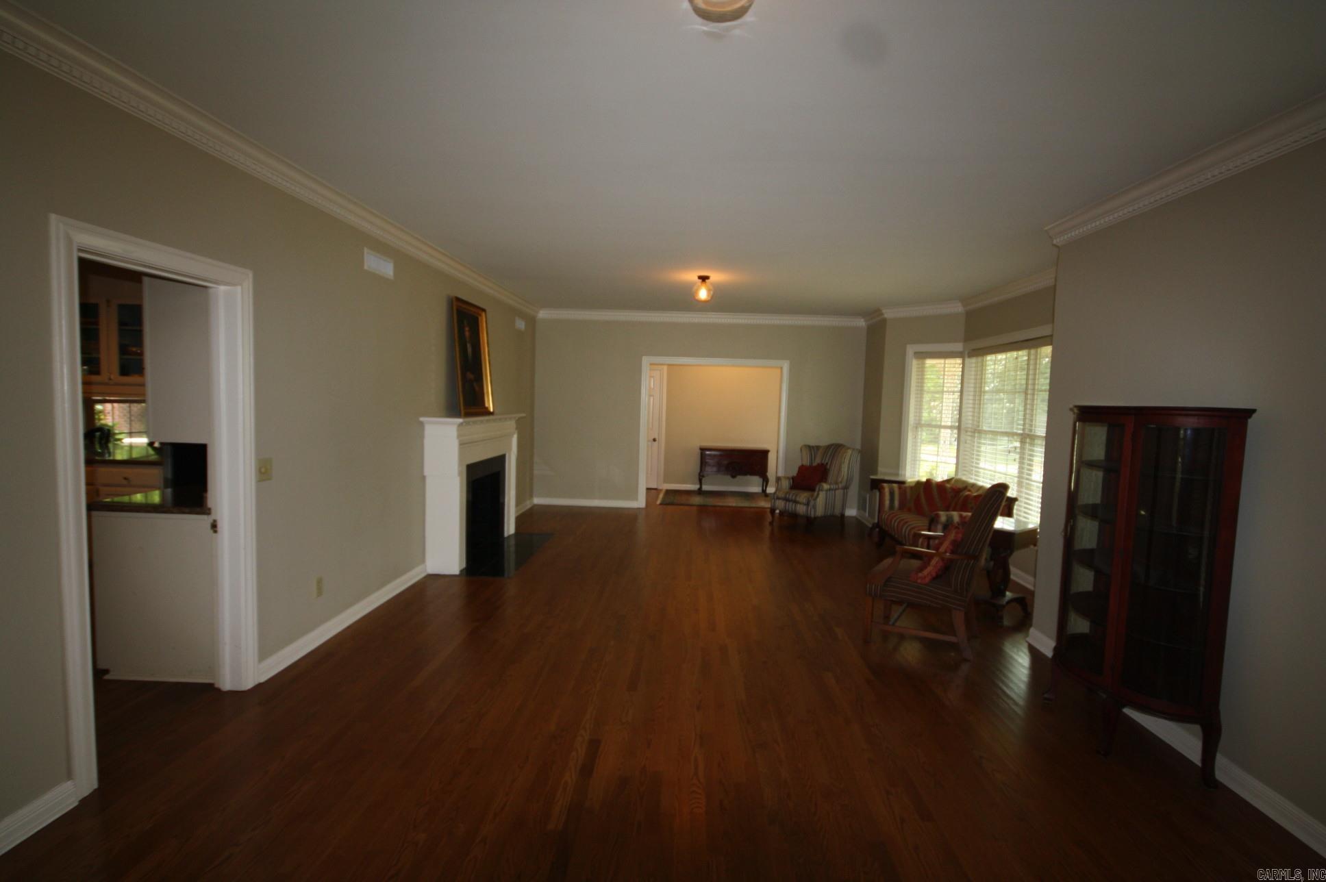 524 W Sypert Street Nashville, AR 71852